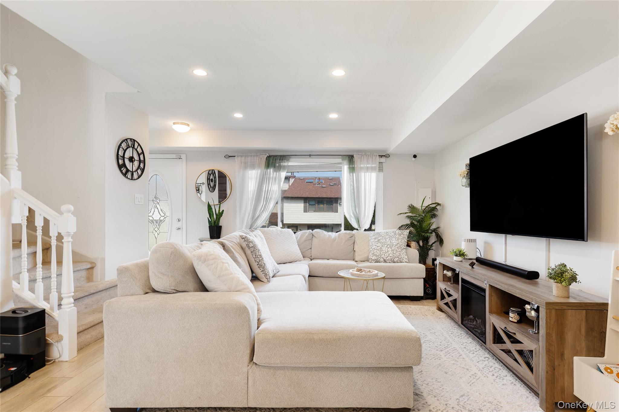 40 Raily Ct, Staten Island, NY 10312