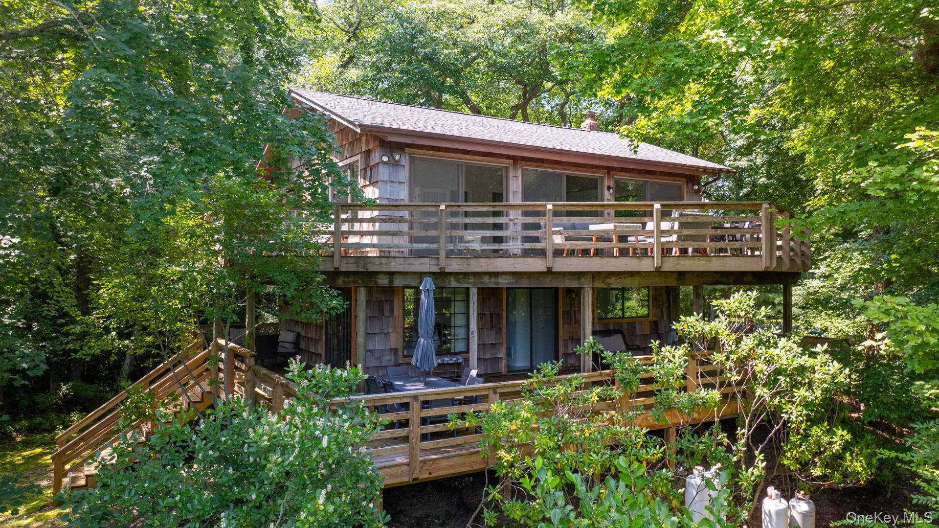 225 Head Of Pond Road, Water Mill, NY 11976
