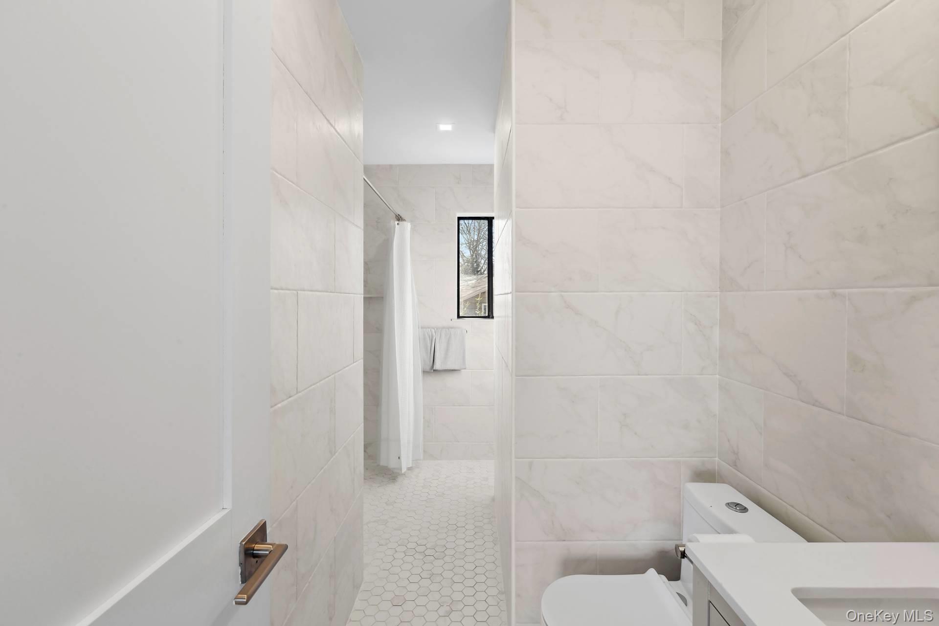 225 Head Of Pond Road, Water Mill, NY 11976