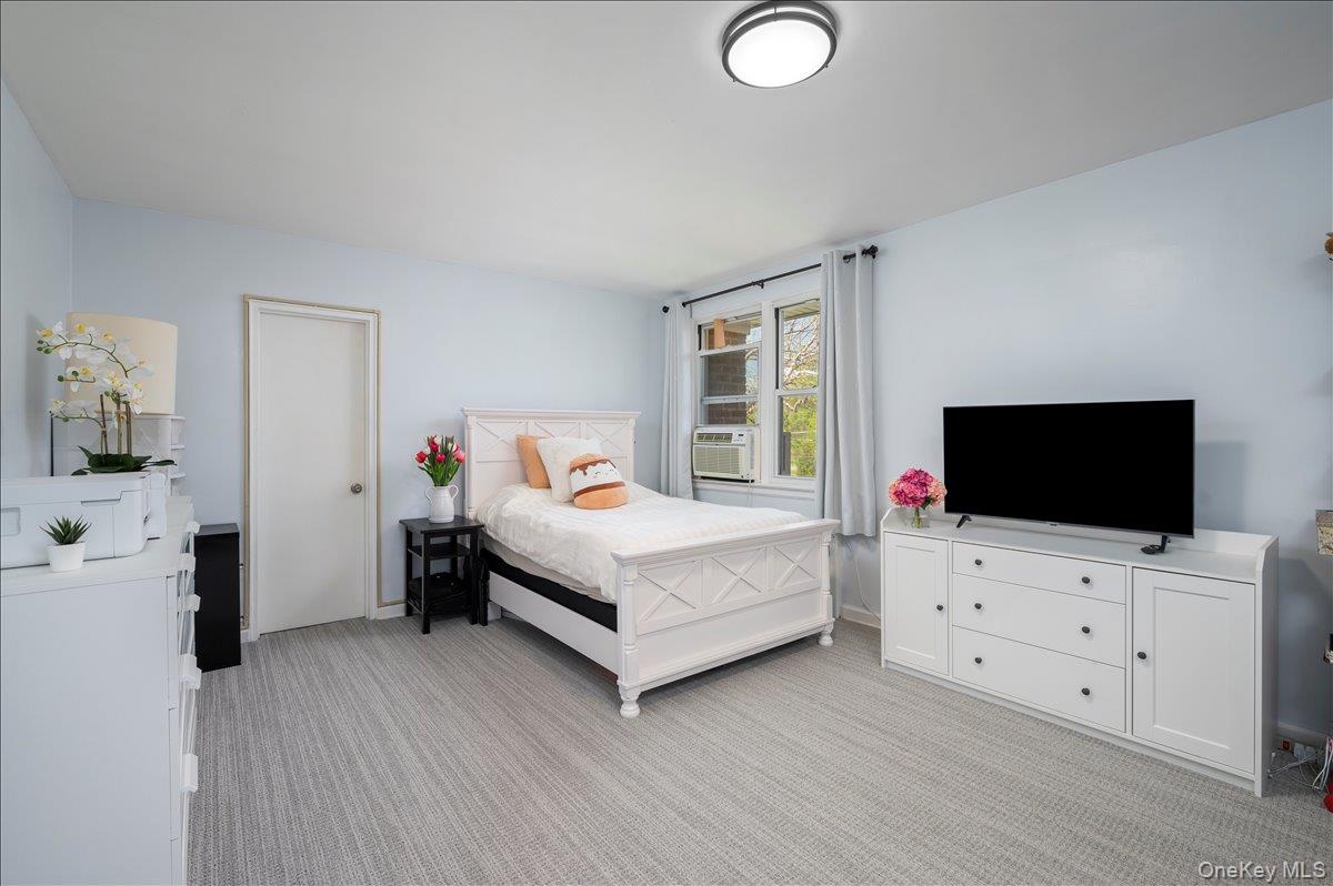 10 Bryant Crescent # 2A, White Plains, NY 10605