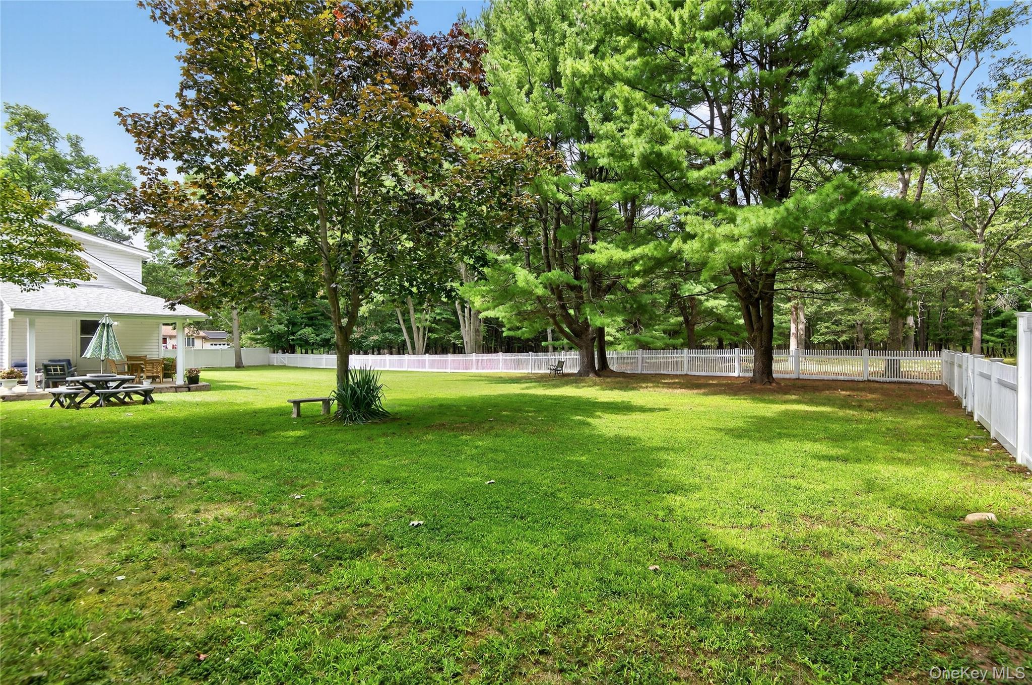 49 Country Road, Medford, NY 11763