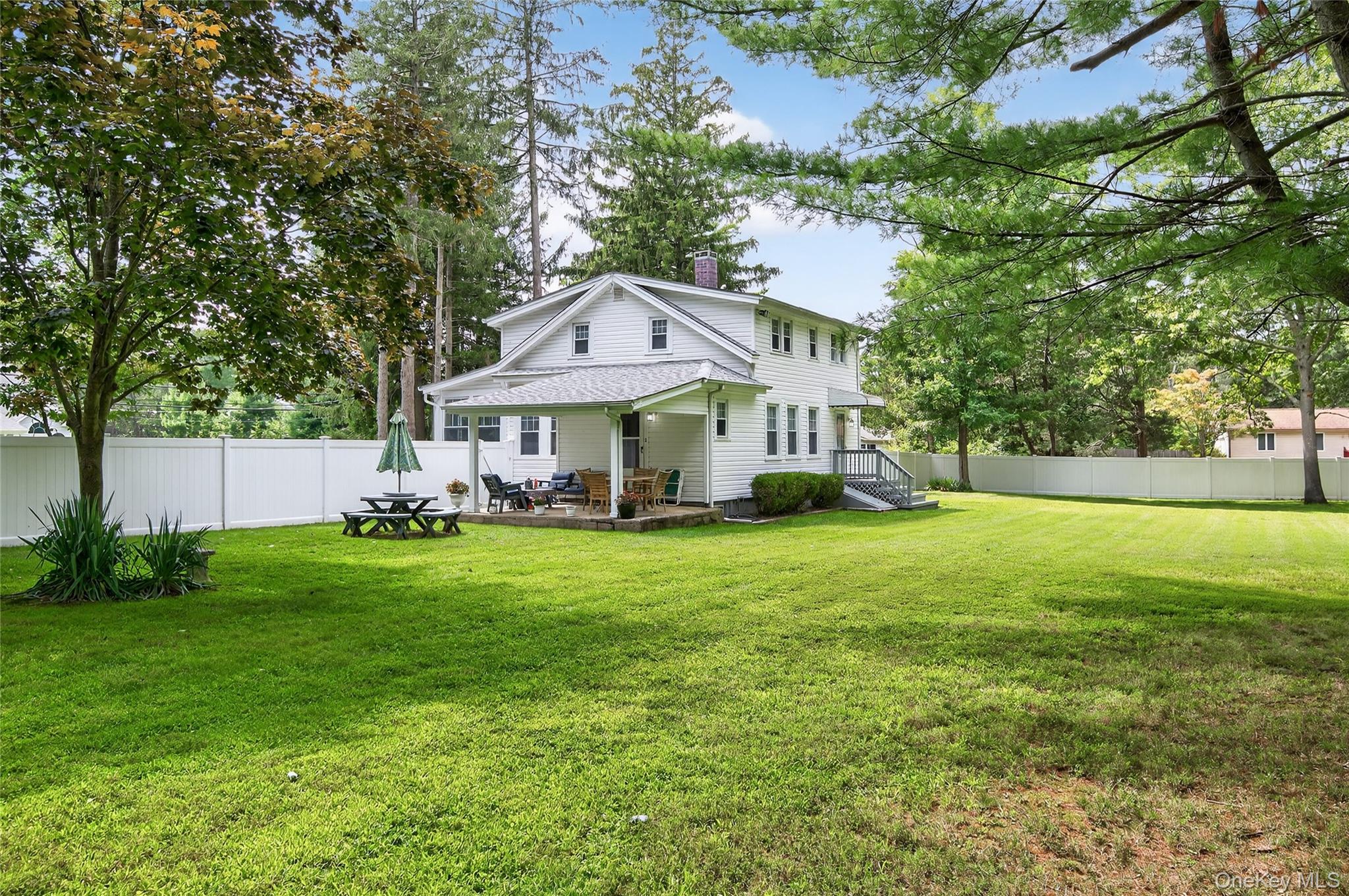 49 Country Road, Medford, NY 11763