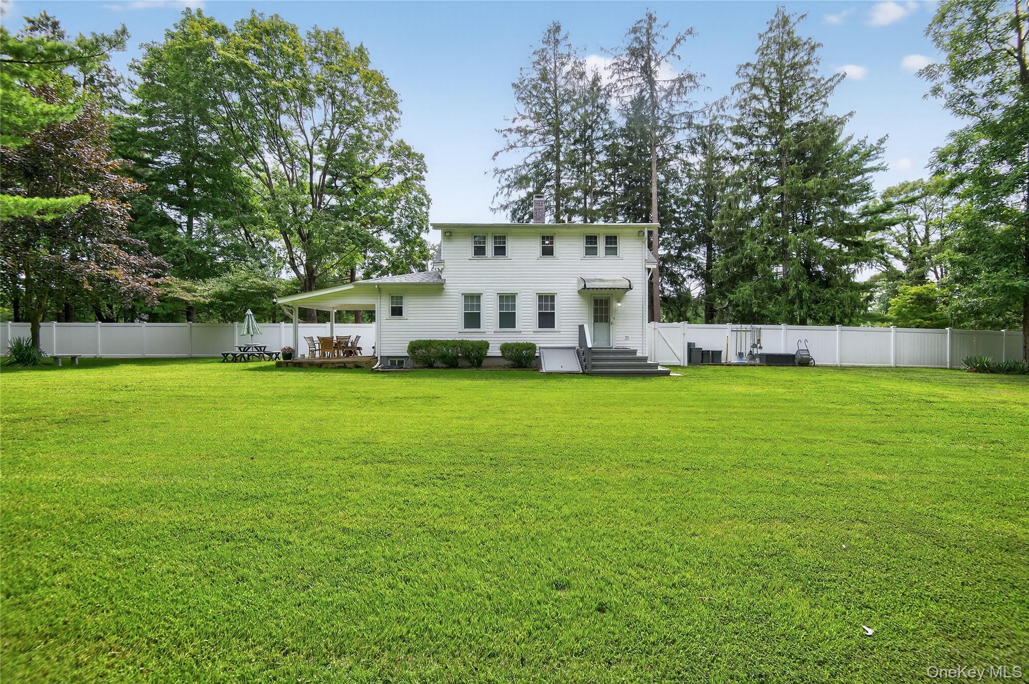 49 Country Road, Medford, NY 11763