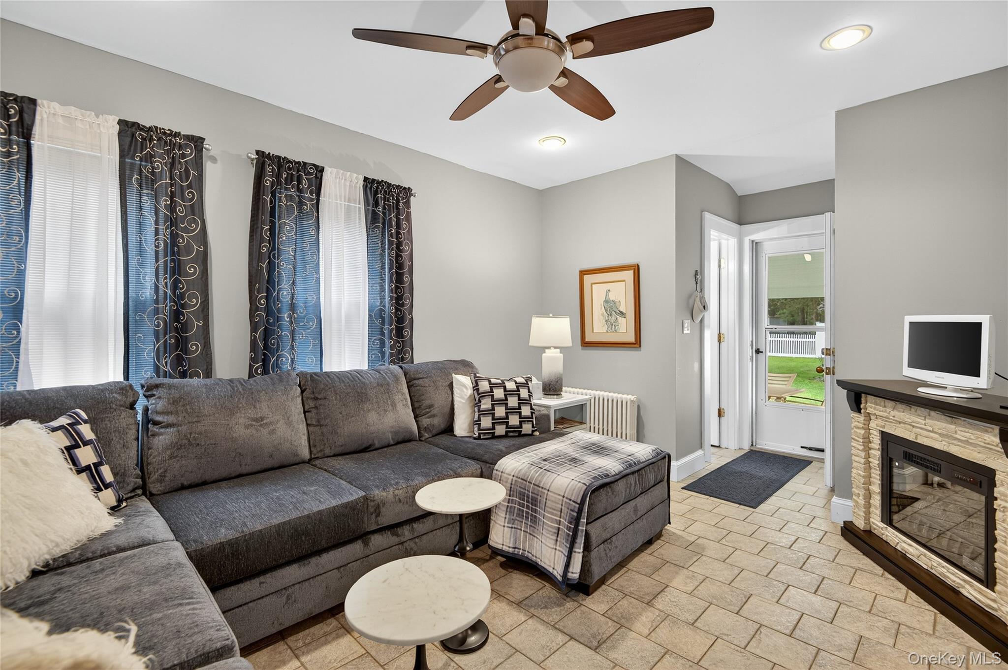 49 Country Road, Medford, NY 11763