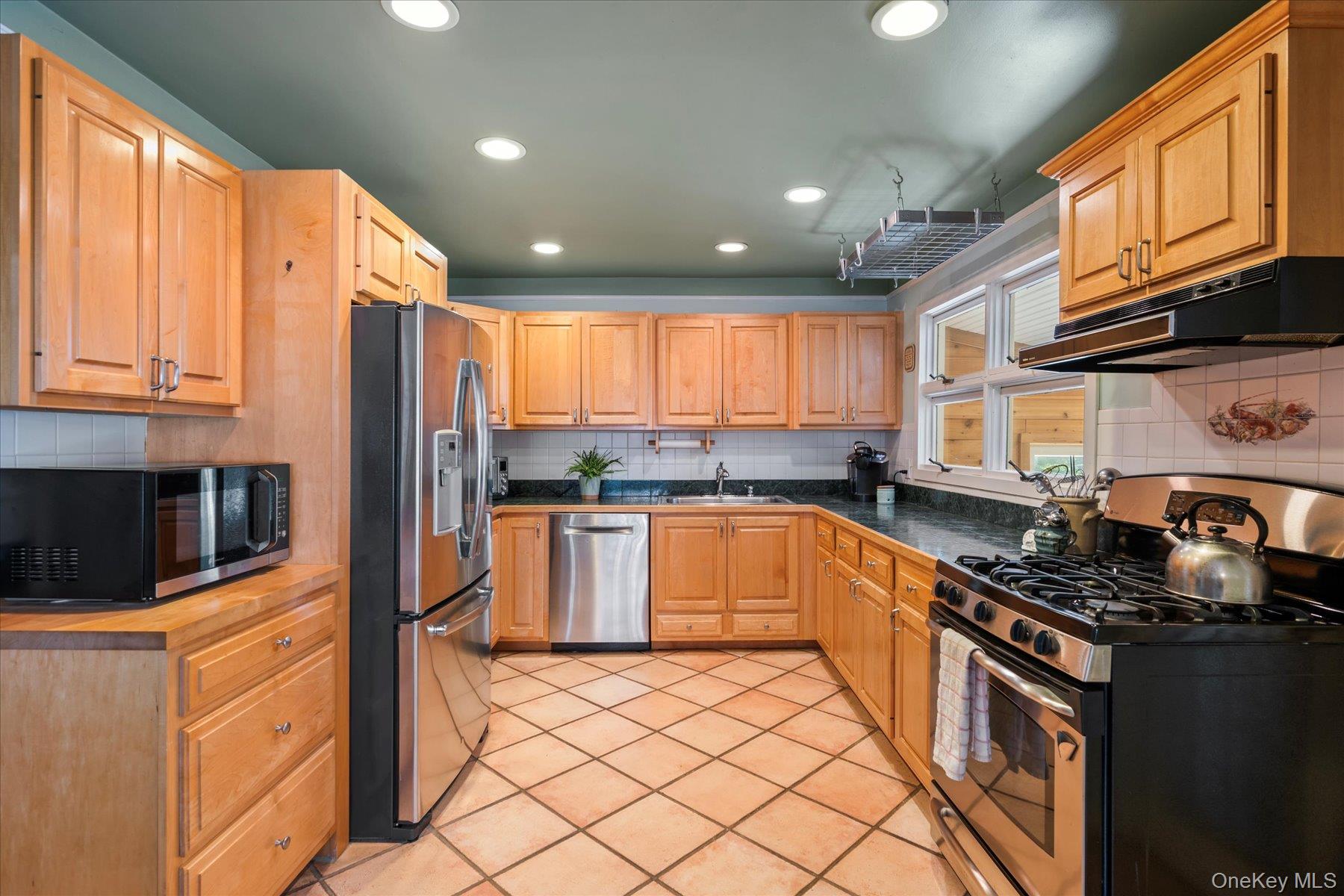 10 Strawberry Lane, Shelter Island, NY 11964