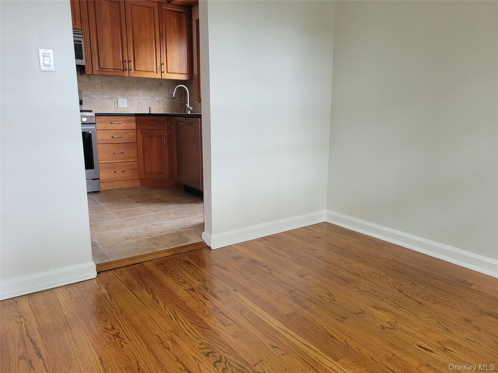 533 10th Avenue, New Hyde Park, NY 11040