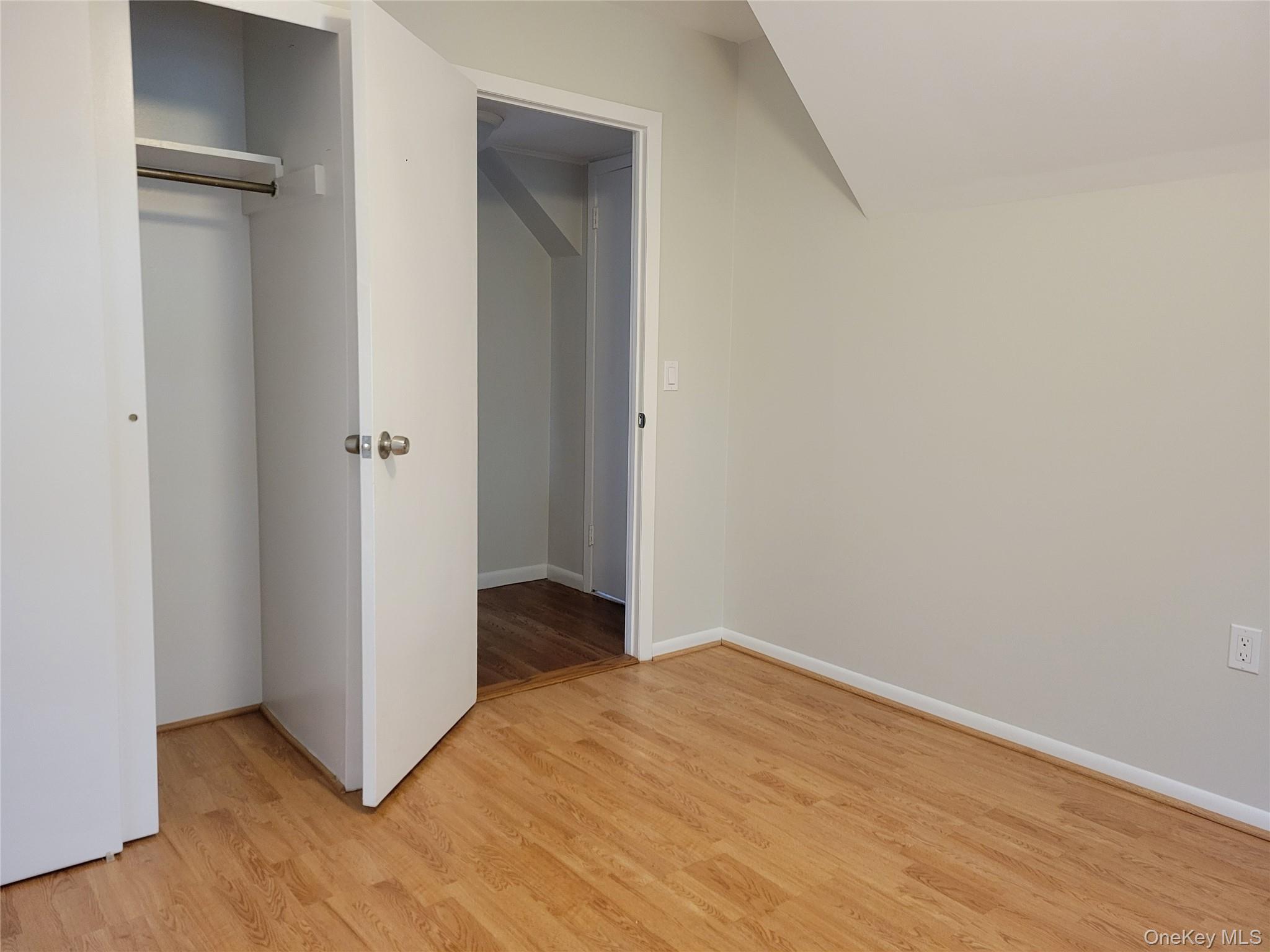 533 10th Avenue, New Hyde Park, NY 11040