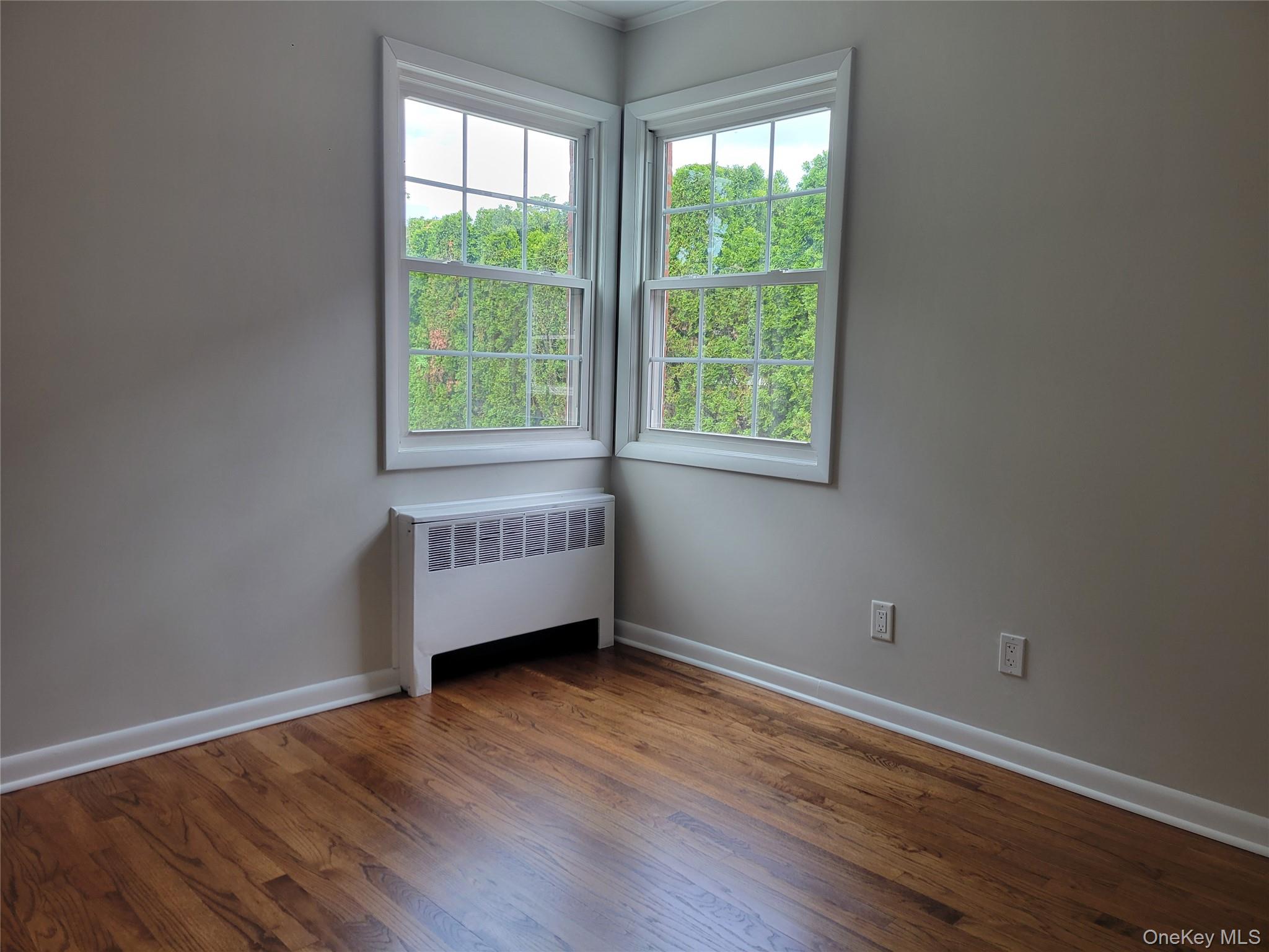 533 10th Avenue, New Hyde Park, NY 11040