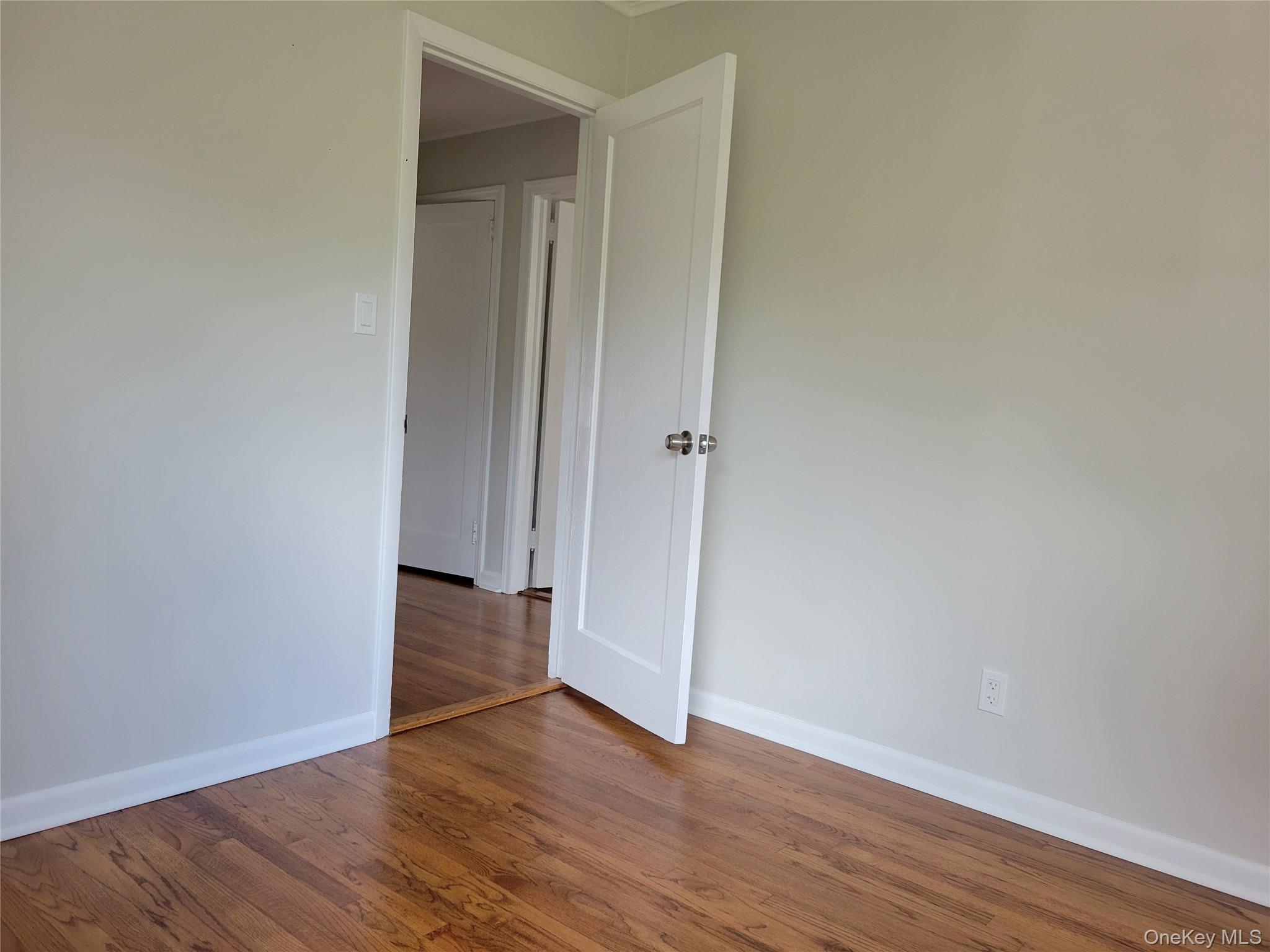 533 10th Avenue, New Hyde Park, NY 11040