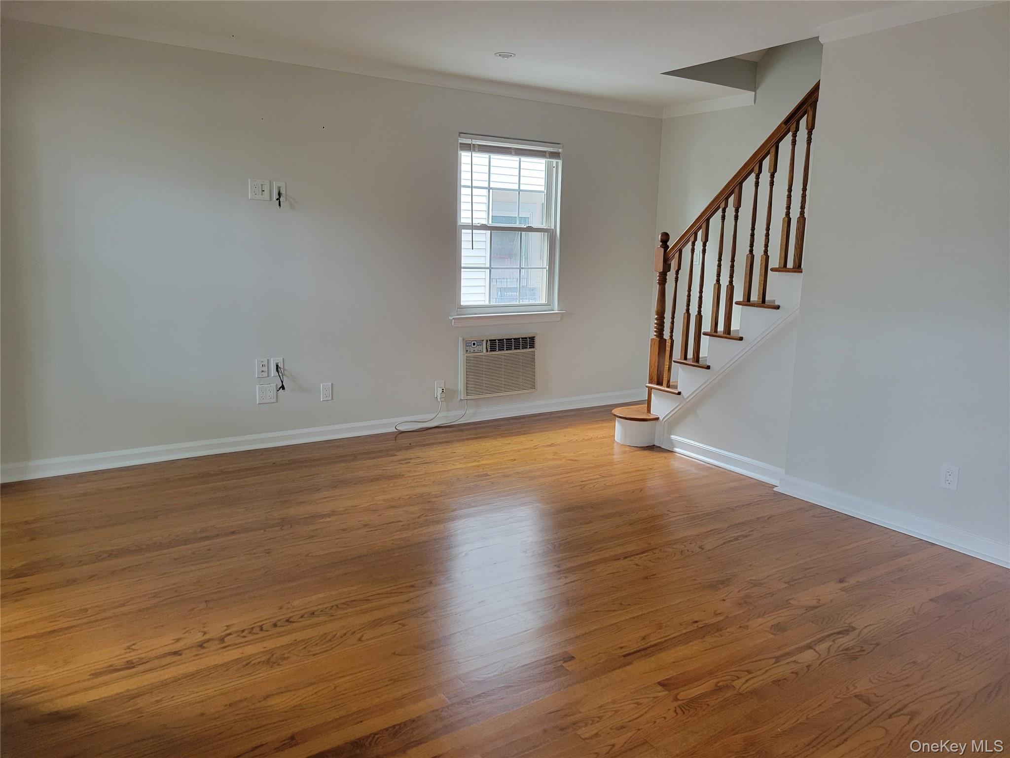 533 10th Avenue, New Hyde Park, NY 11040