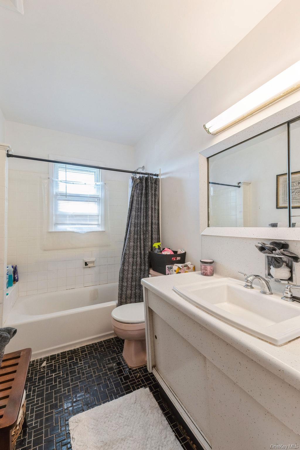 635 Hempstead Avenue, West Hempstead, NY 11552