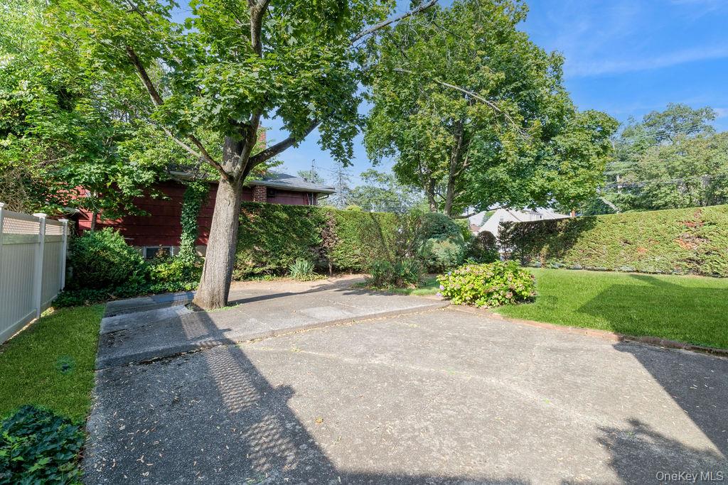 635 Hempstead Avenue, West Hempstead, NY 11552