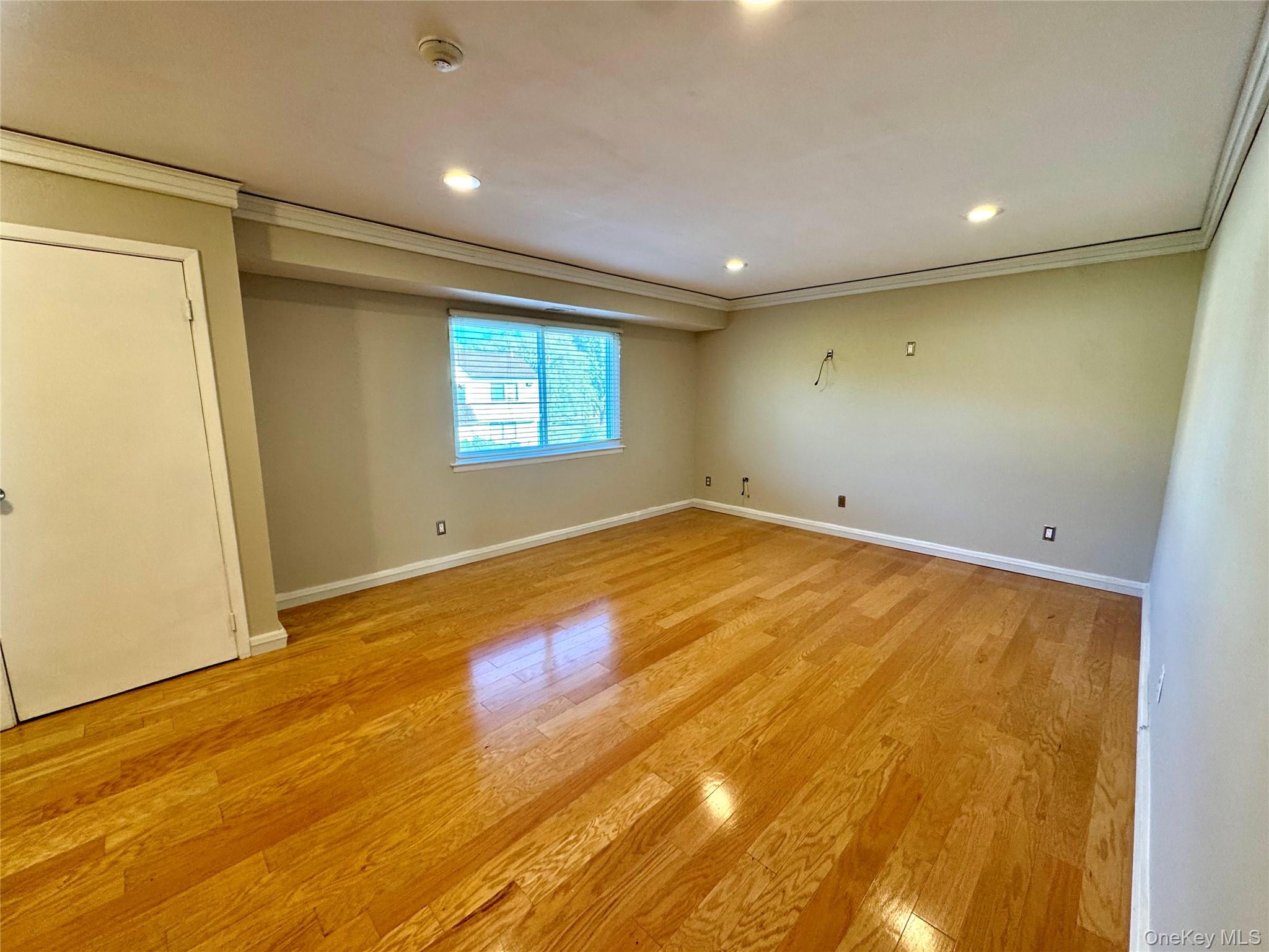 138 N Pointe Circle # 138, Coram, NY 11727