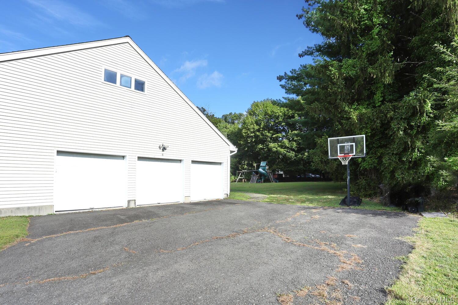 6 Tor Terrace, New City, NY 10956