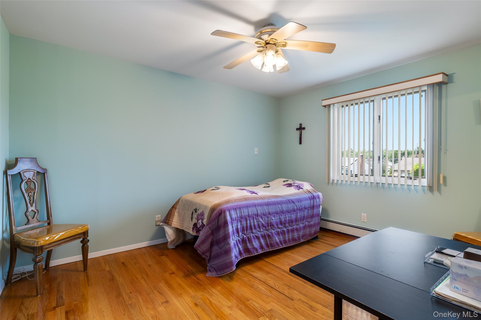 27 Beverly Road, Farmingdale, NY 11735