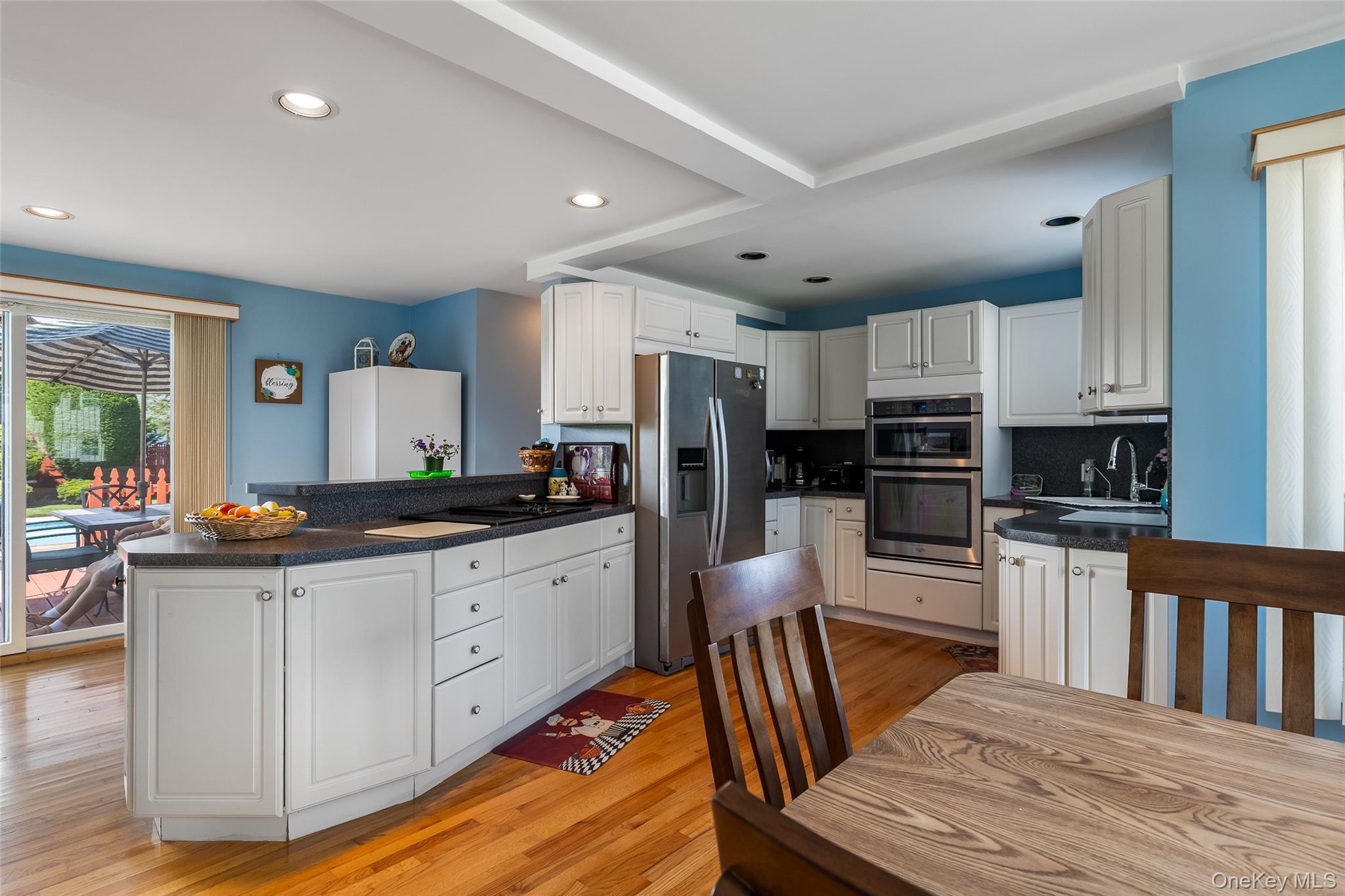 27 Beverly Road, Farmingdale, NY 11735