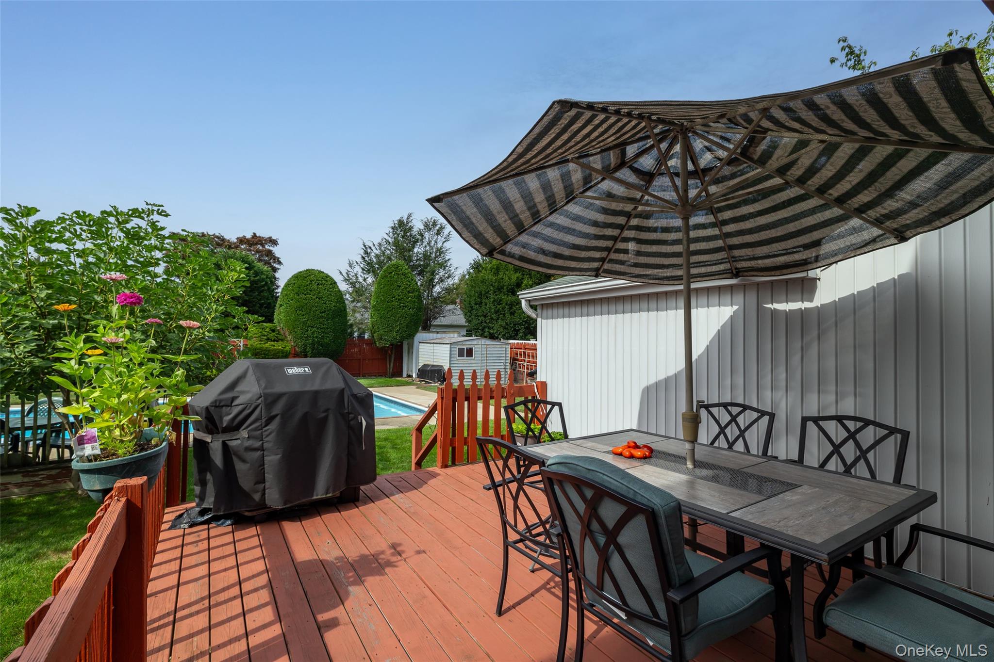 27 Beverly Road, Farmingdale, NY 11735