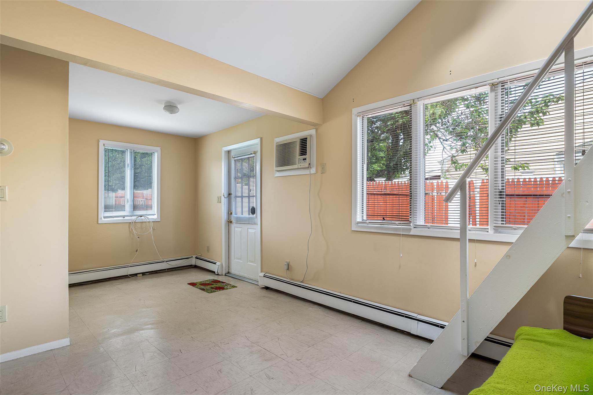 27 Beverly Road, Farmingdale, NY 11735