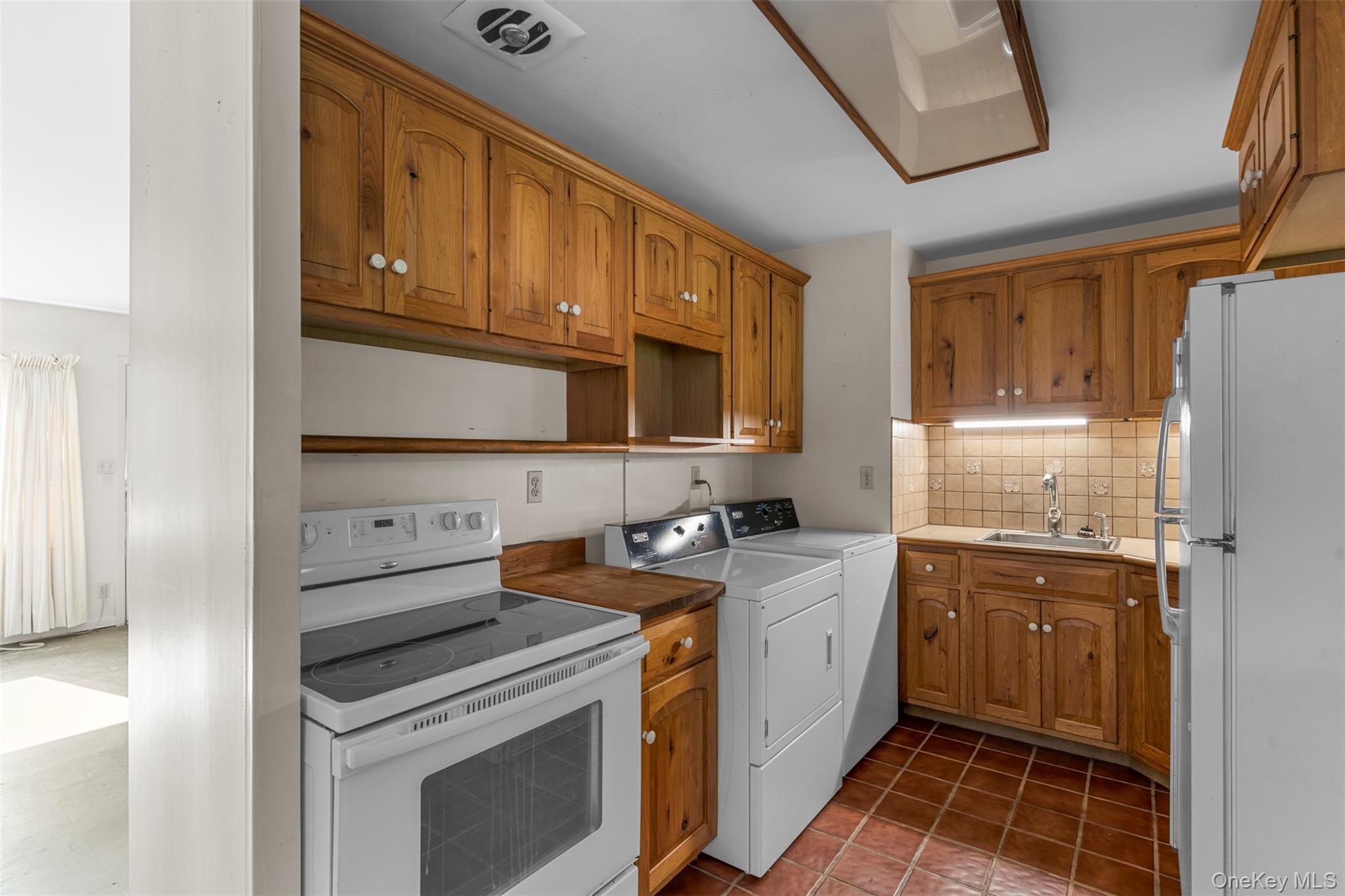 20 Overlook Drive, Woodstock, NY 12498