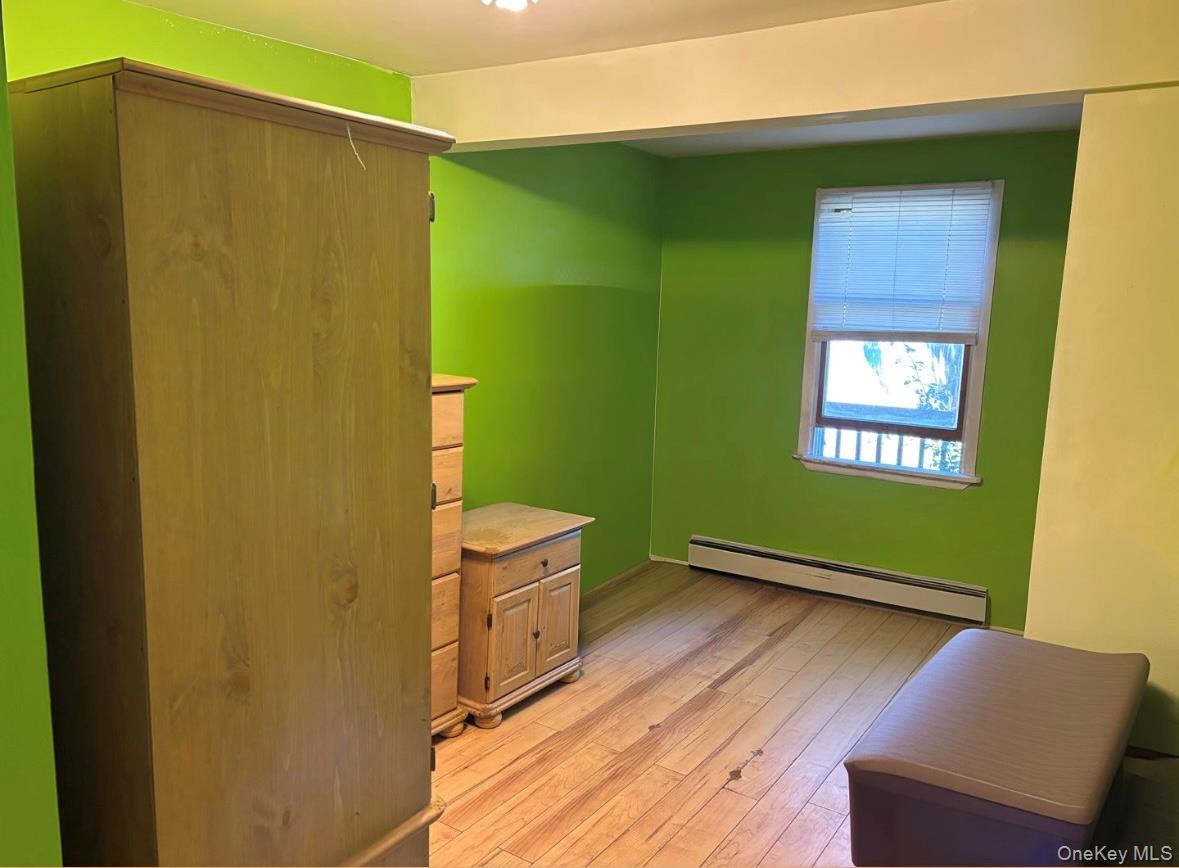 1529 Carl Avenue, Holbrook, NY 11741