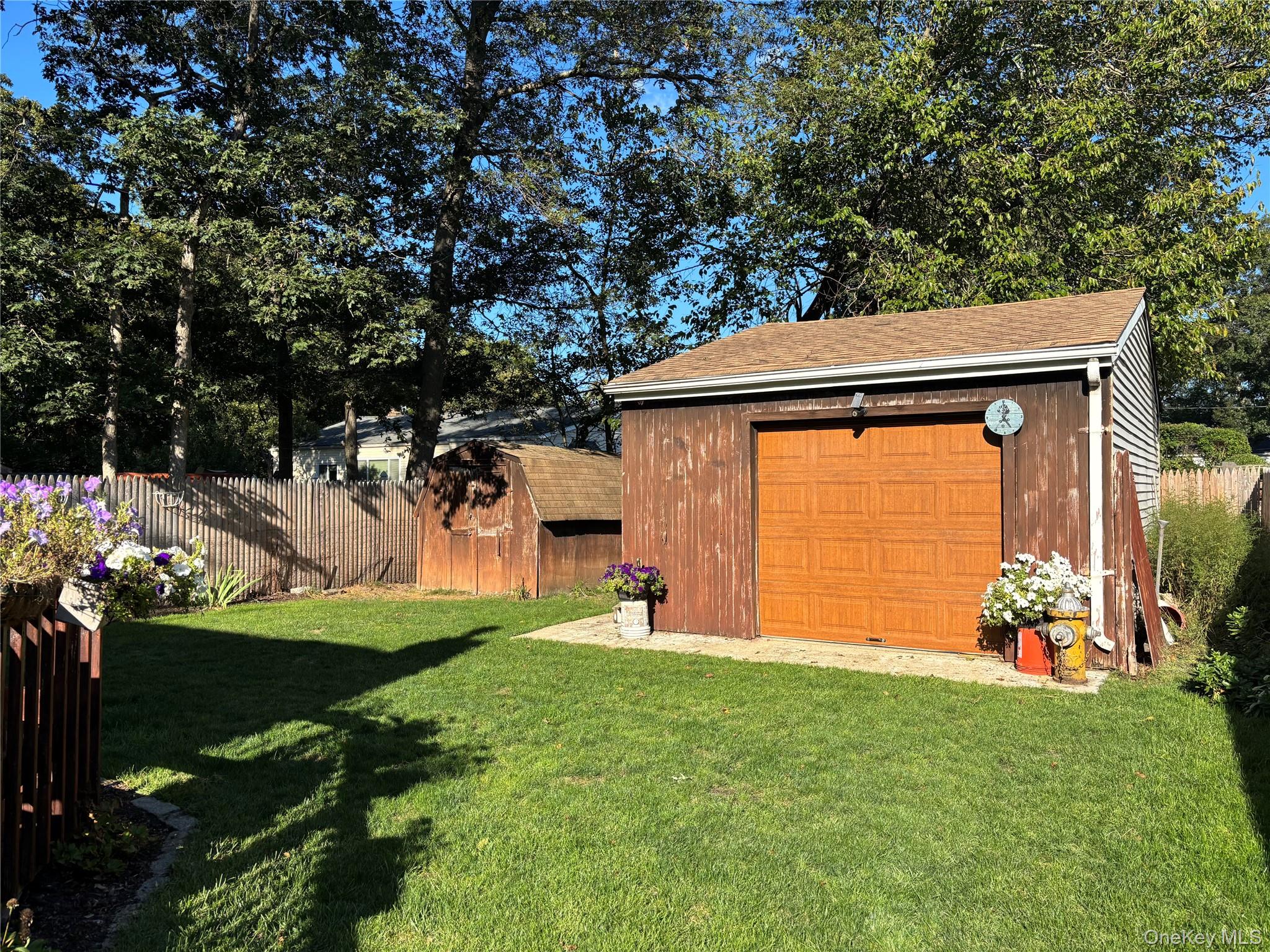 1529 Carl Avenue, Holbrook, NY 11741