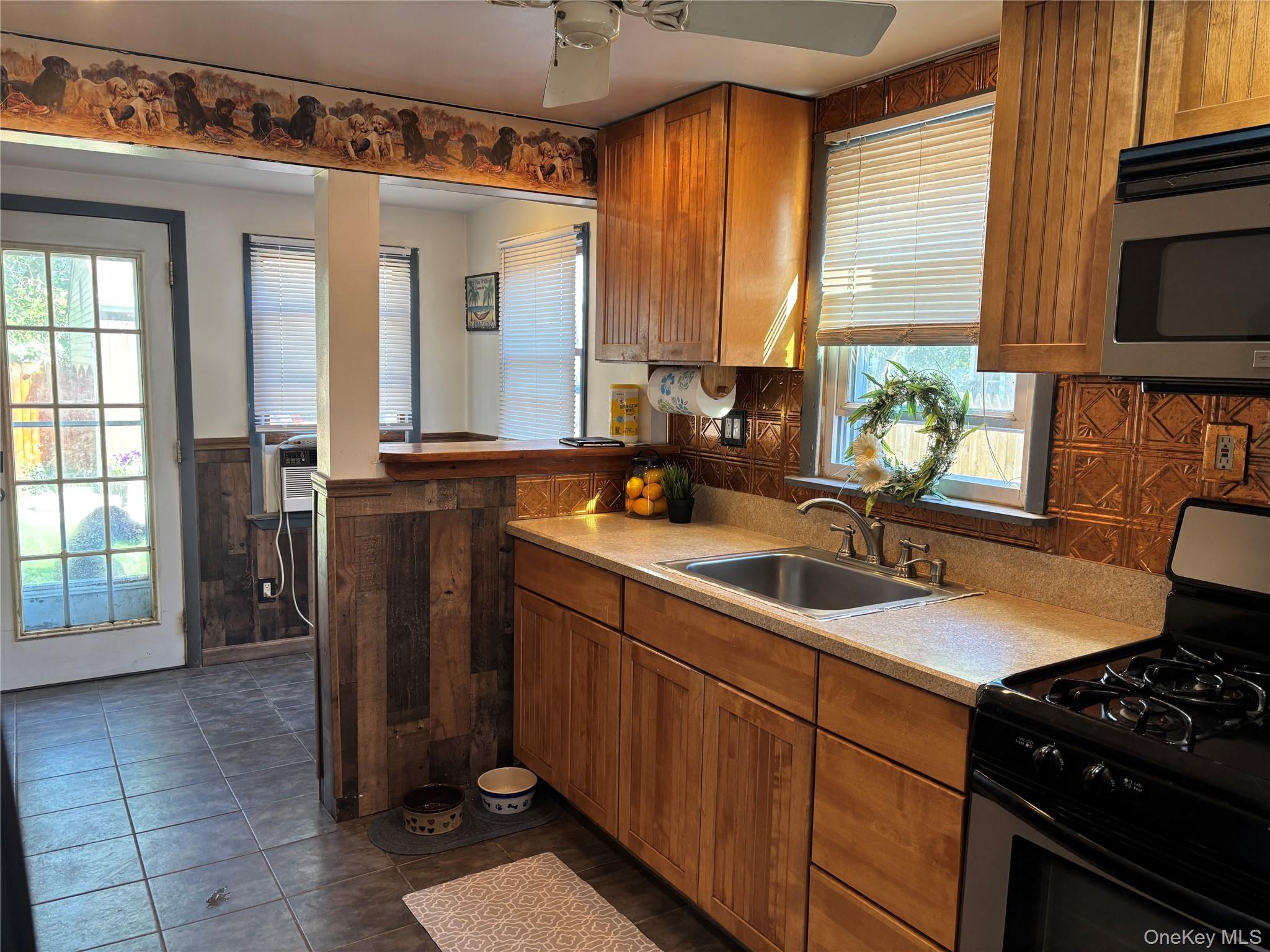 1529 Carl Avenue, Holbrook, NY 11741