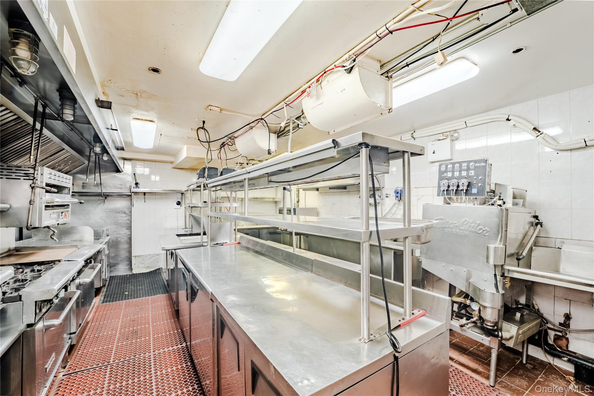 37-11/37-13 30th Avenue, Astoria, NY 11103