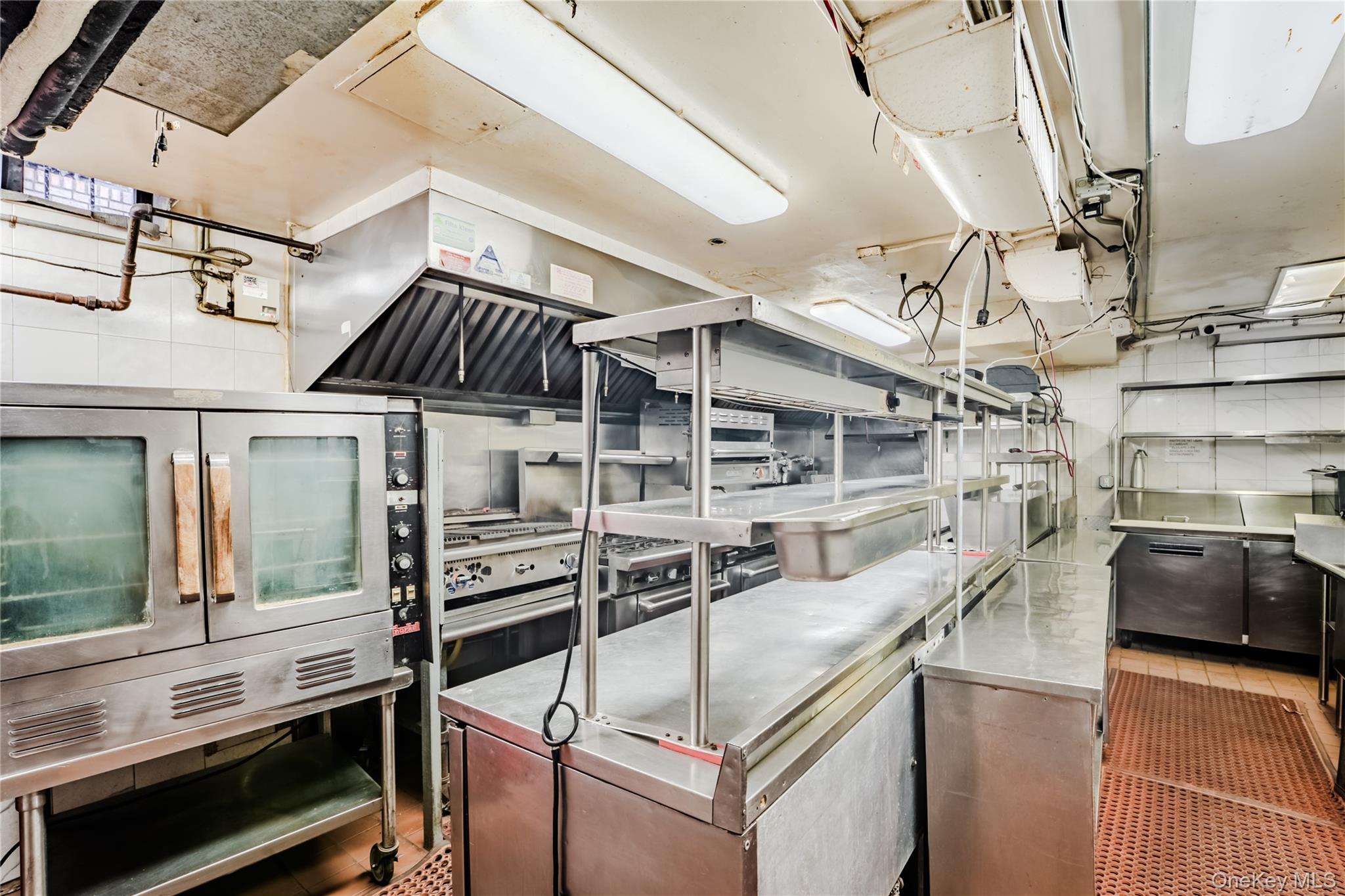 37-11/37-13 30th Avenue, Astoria, NY 11103