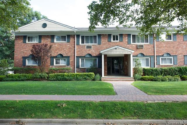 76 Justice Street # 1F, West Babylon, NY 11704