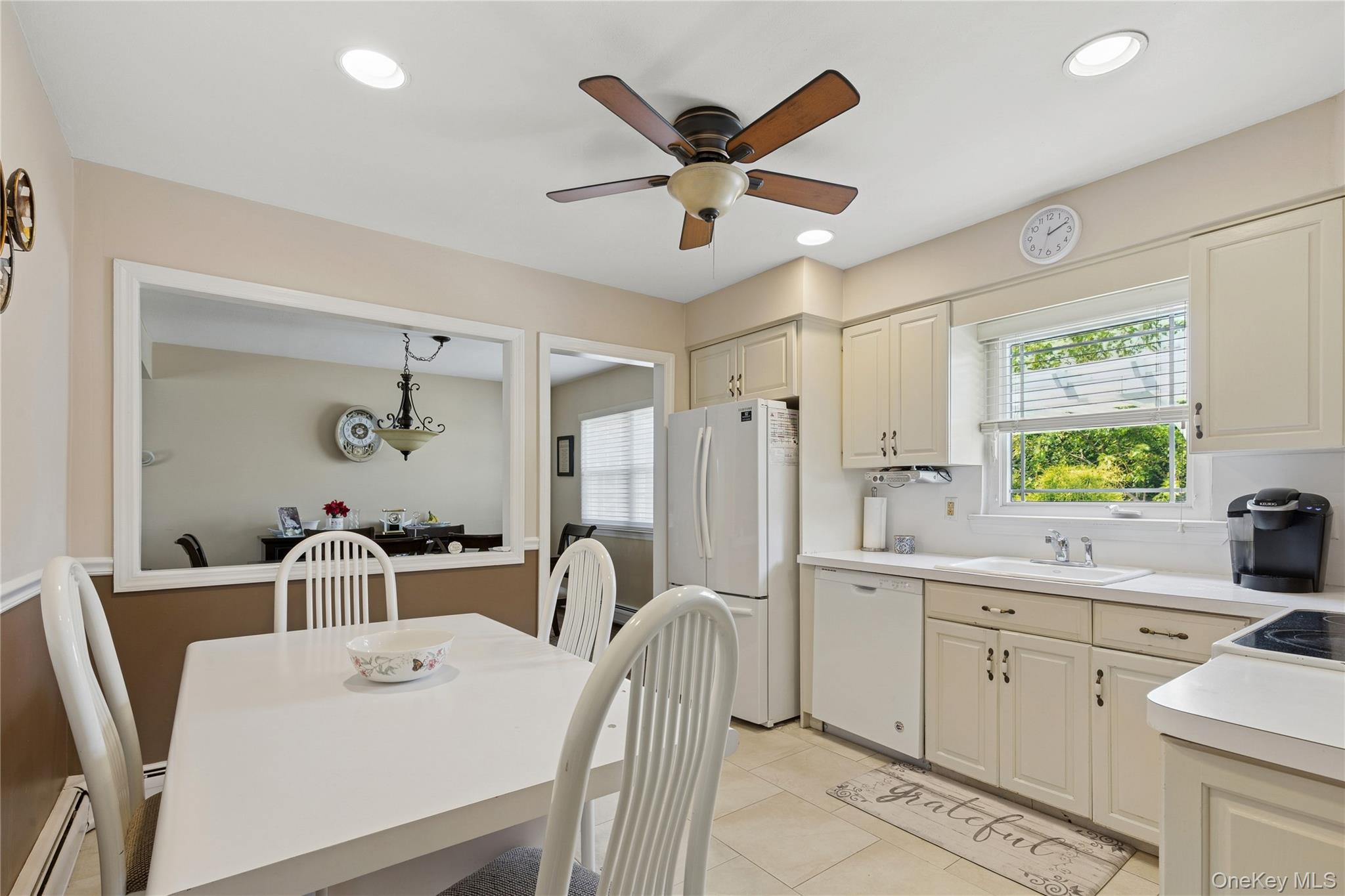 7 Mark Lane, Farmingville, NY 11738