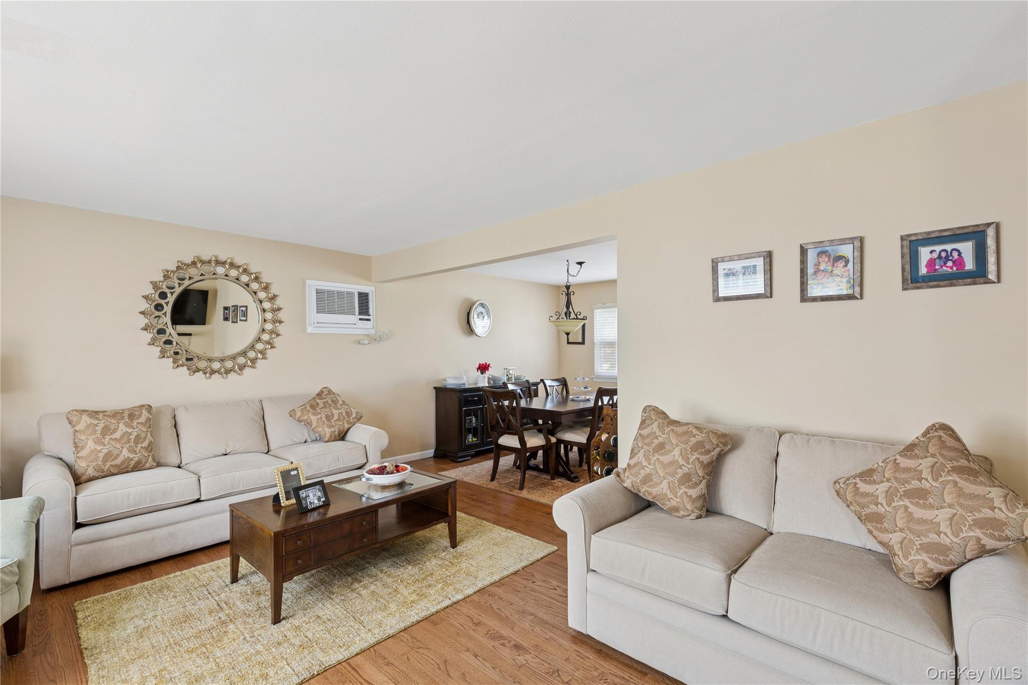 7 Mark Lane, Farmingville, NY 11738