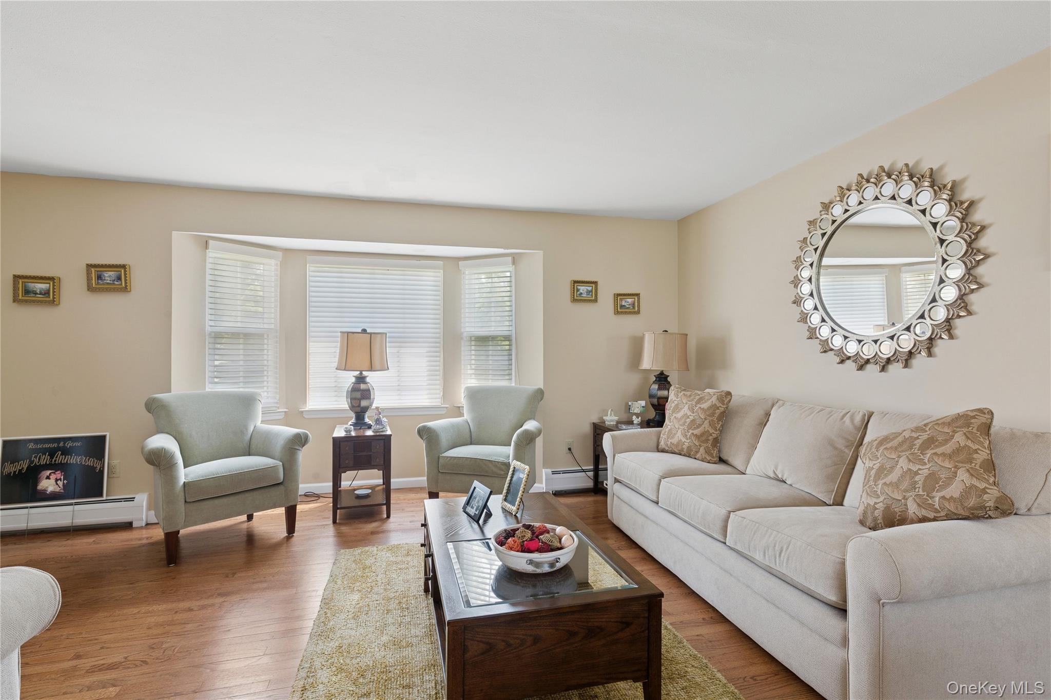 7 Mark Lane, Farmingville, NY 11738