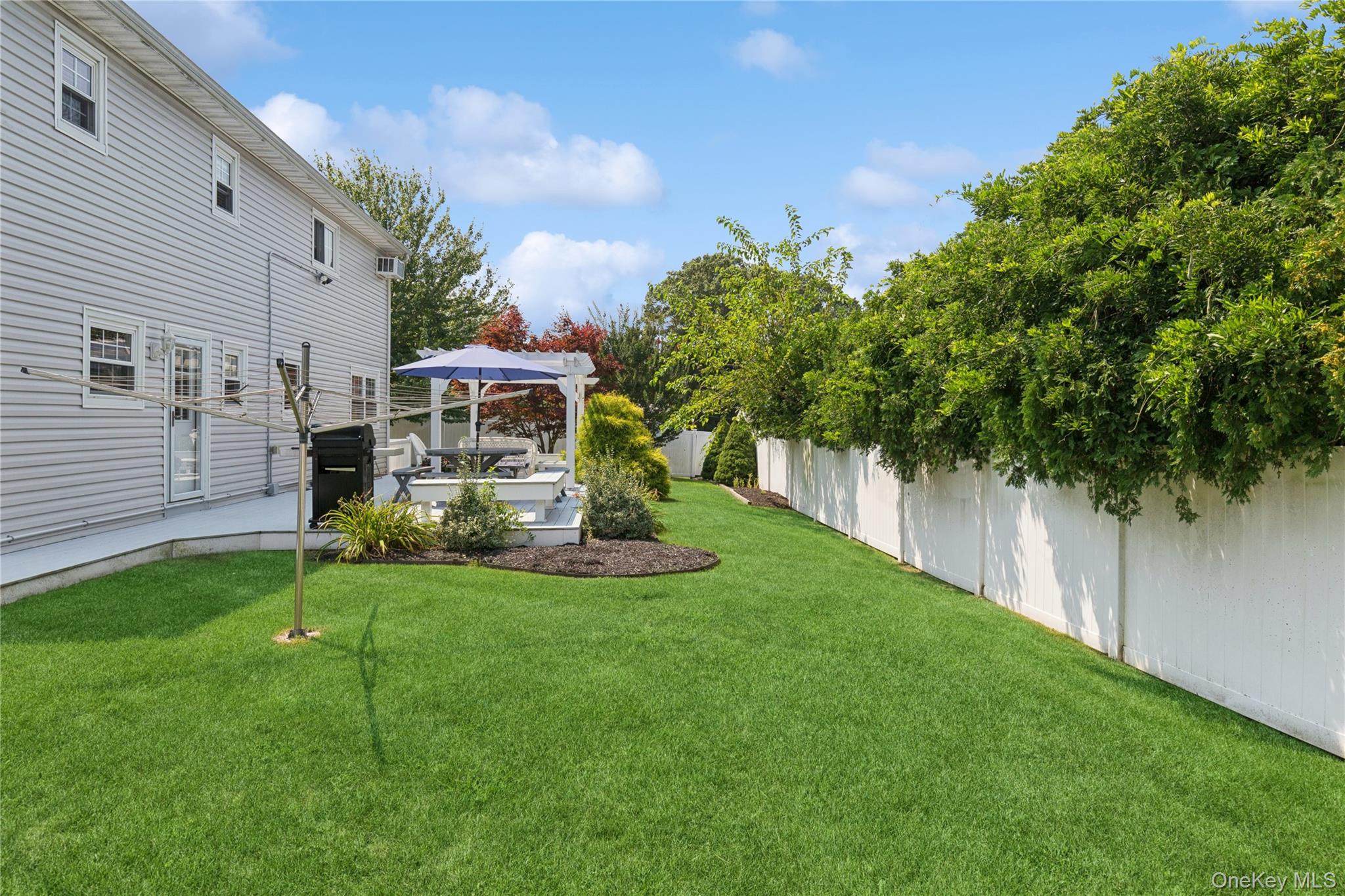 7 Mark Lane, Farmingville, NY 11738