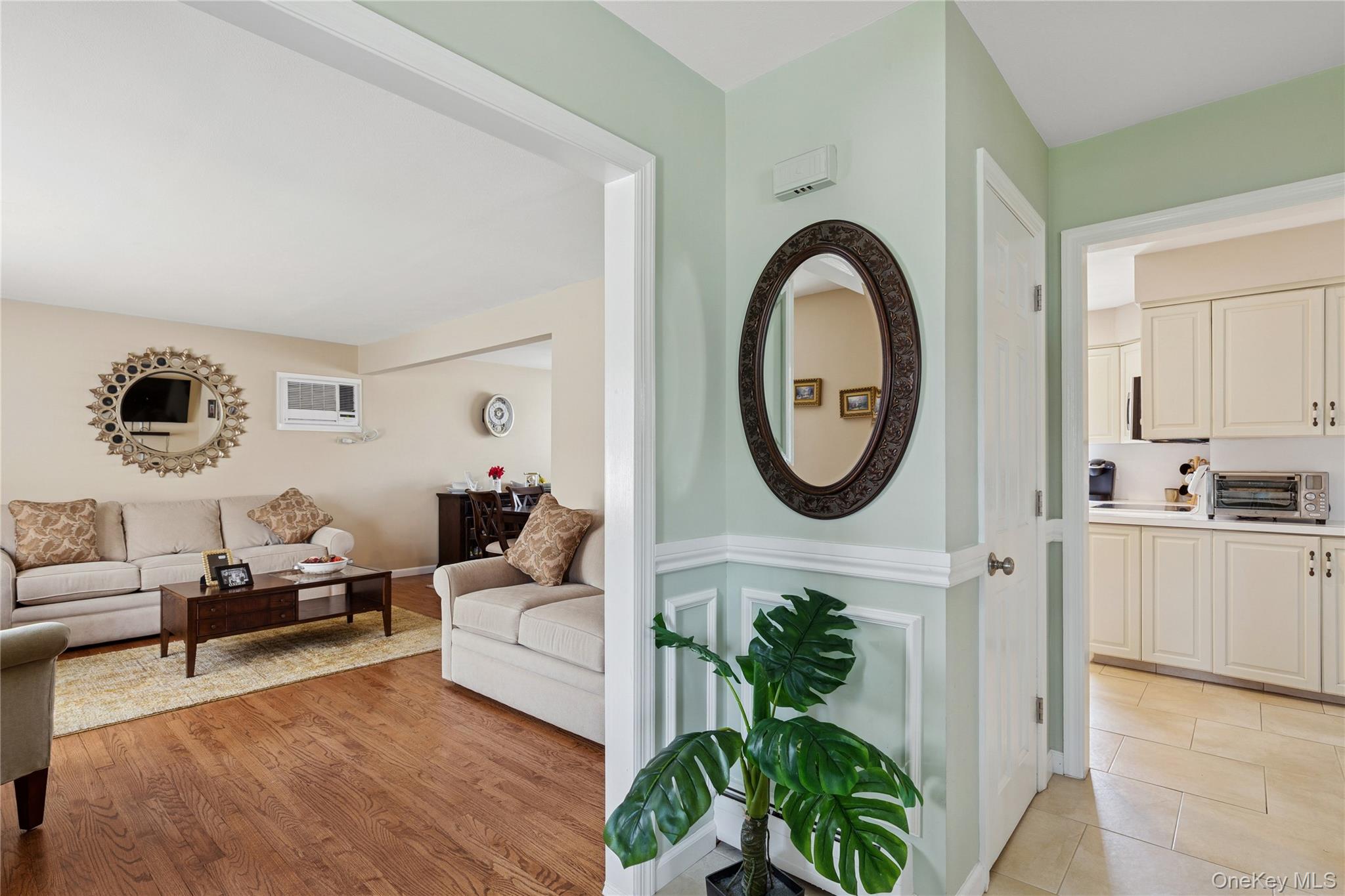 7 Mark Lane, Farmingville, NY 11738