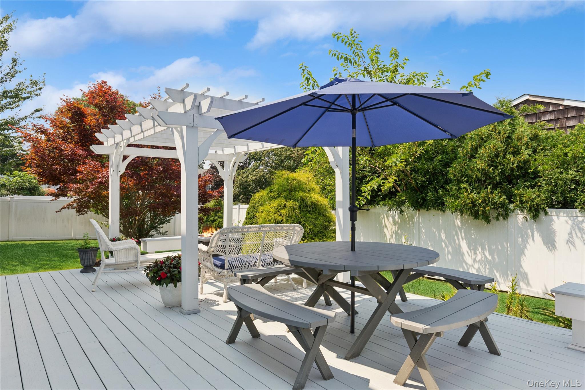 7 Mark Lane, Farmingville, NY 11738