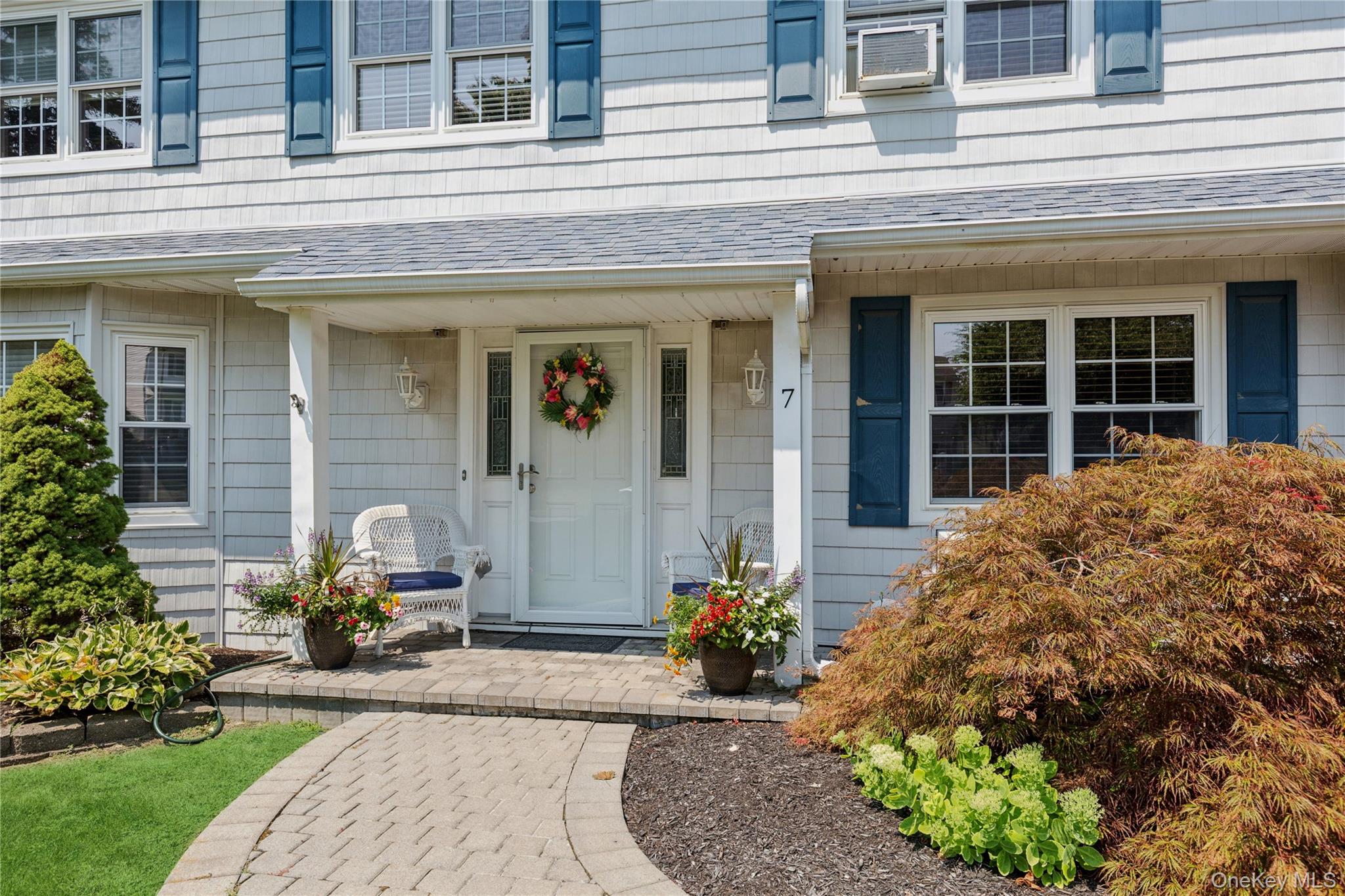 7 Mark Lane, Farmingville, NY 11738