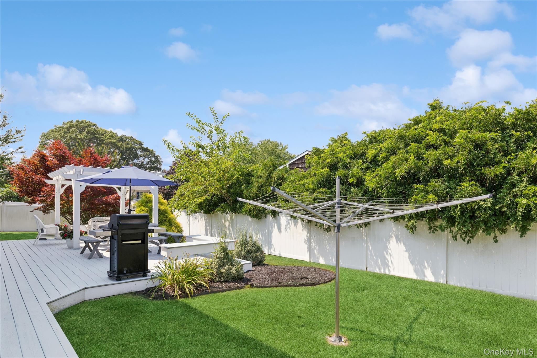 7 Mark Lane, Farmingville, NY 11738