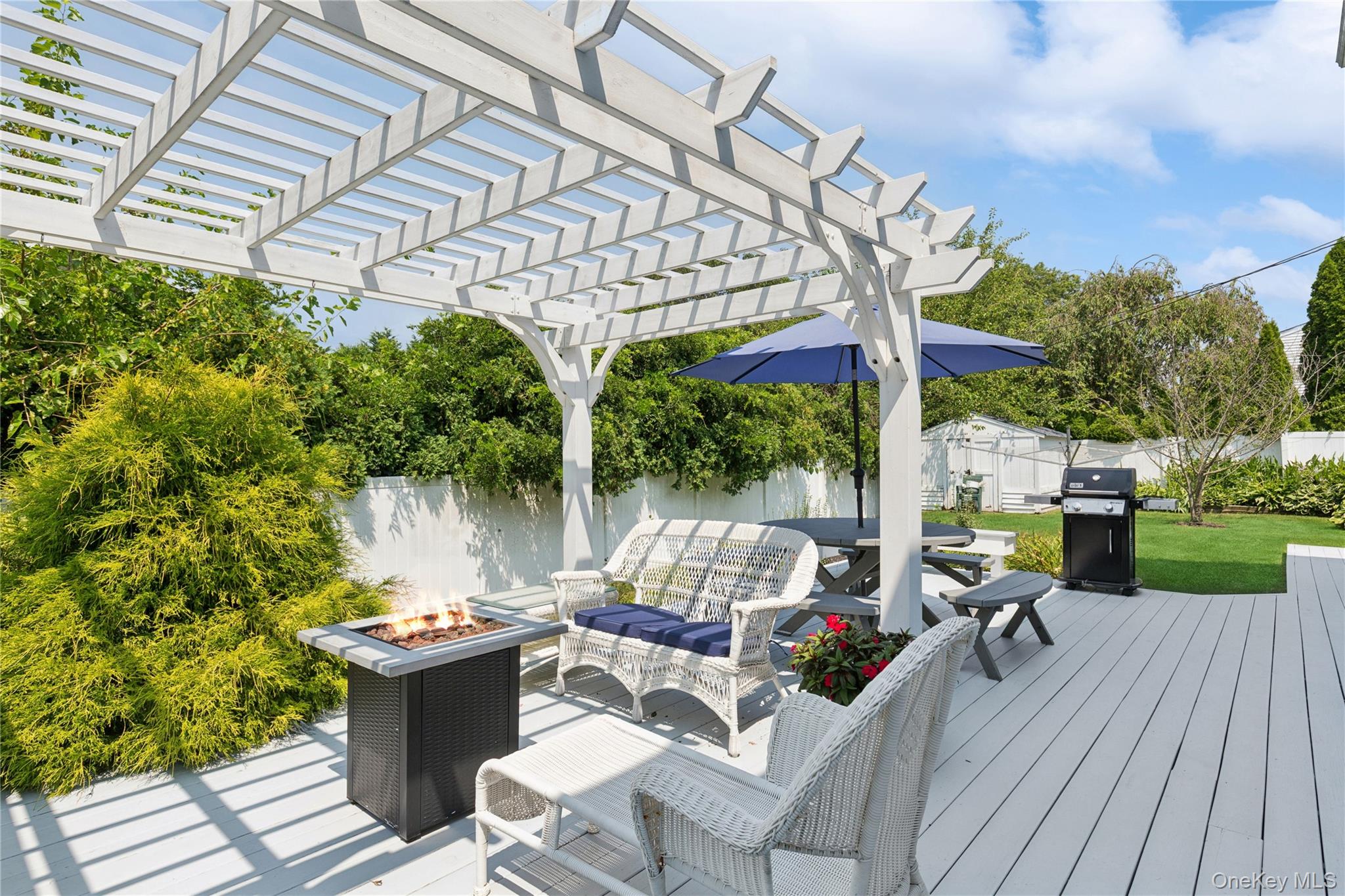 7 Mark Lane, Farmingville, NY 11738