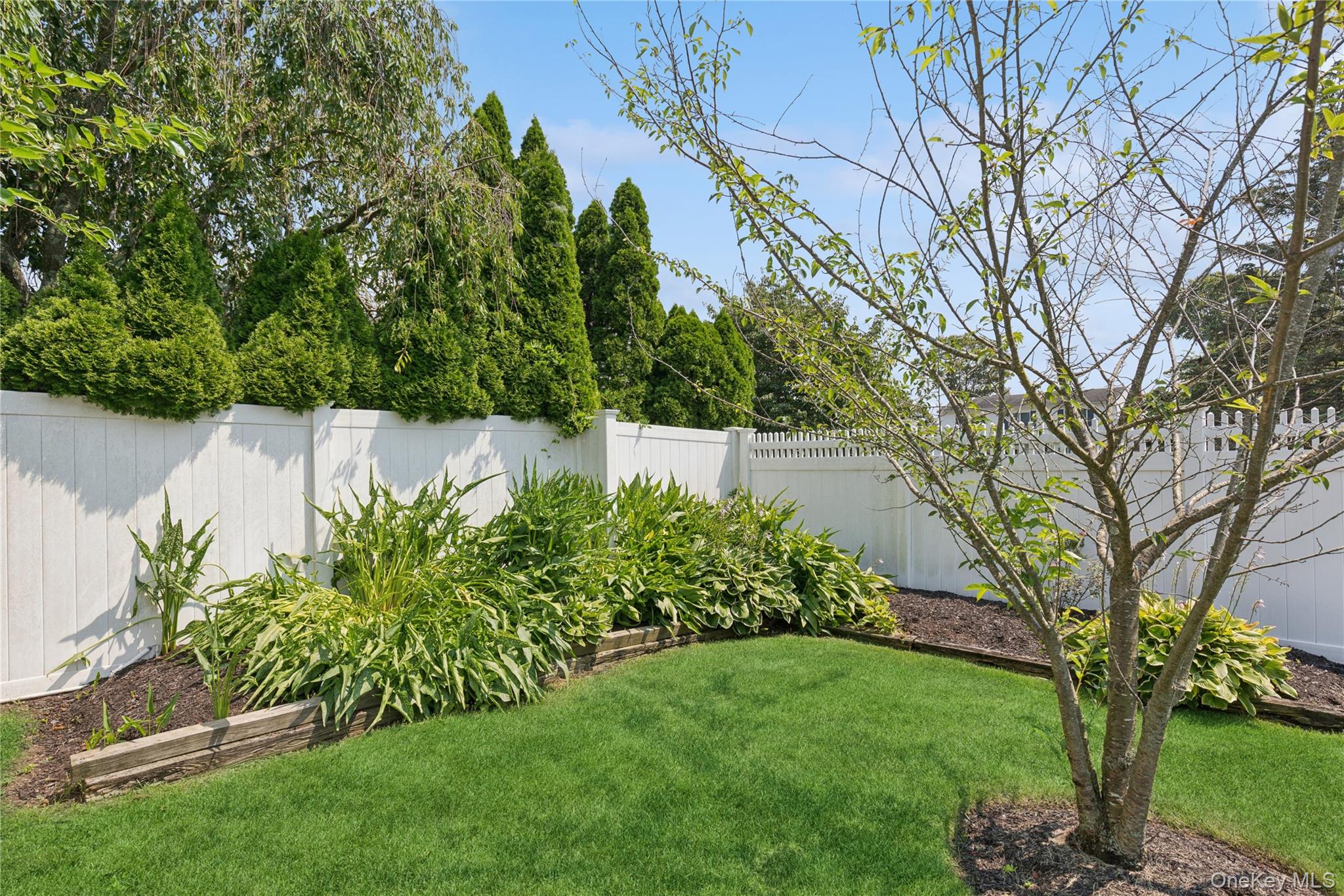 7 Mark Lane, Farmingville, NY 11738