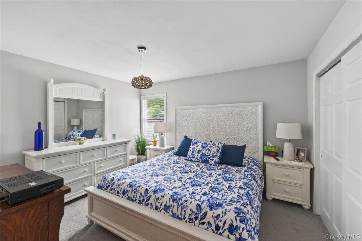 73 Montauk Trail, Ridge, NY 11961