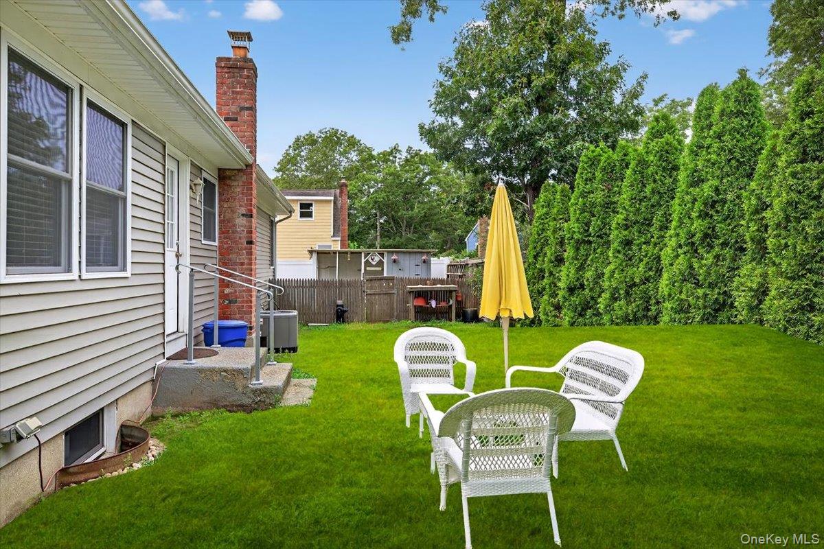 73 Montauk Trail, Ridge, NY 11961