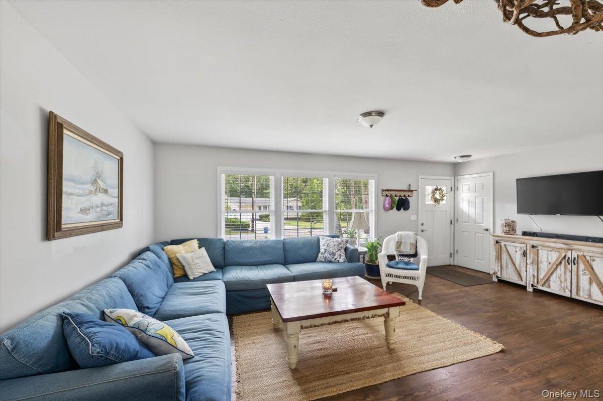 73 Montauk Trail, Ridge, NY 11961