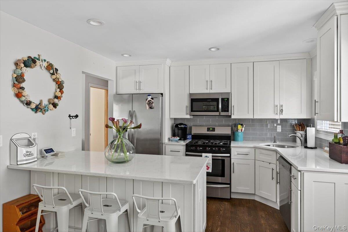 73 Montauk Trail, Ridge, NY 11961