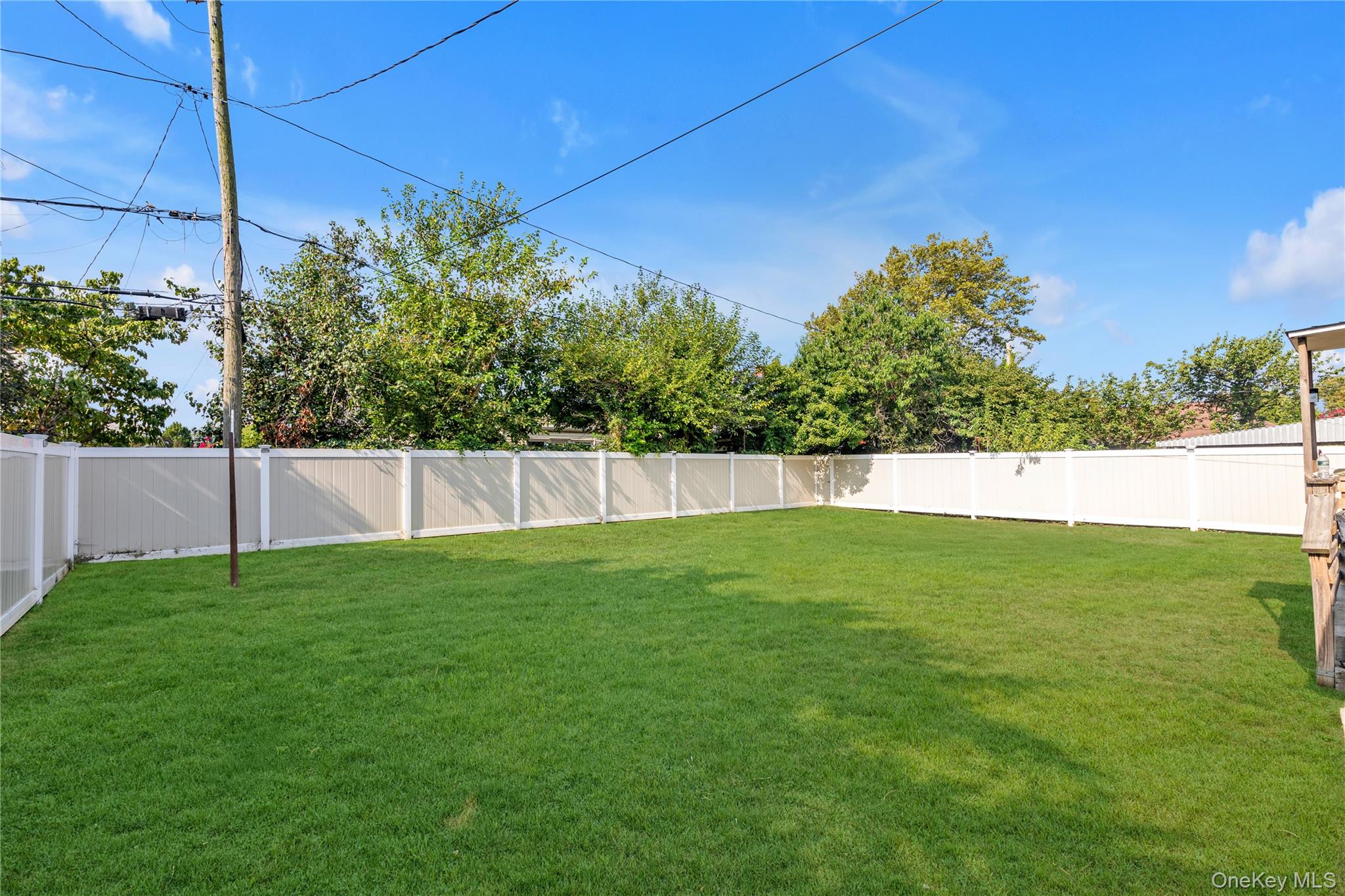 1983 Dutch Broadway, Elmont, NY 11003