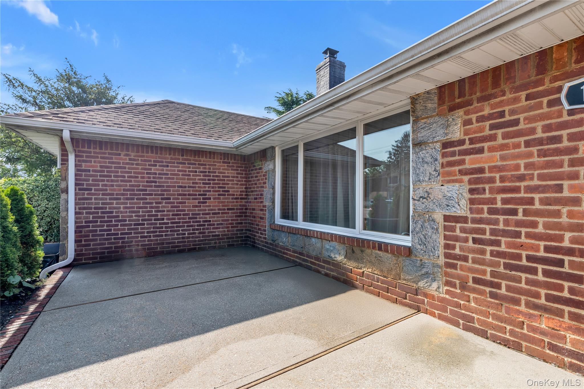 1983 Dutch Broadway, Elmont, NY 11003