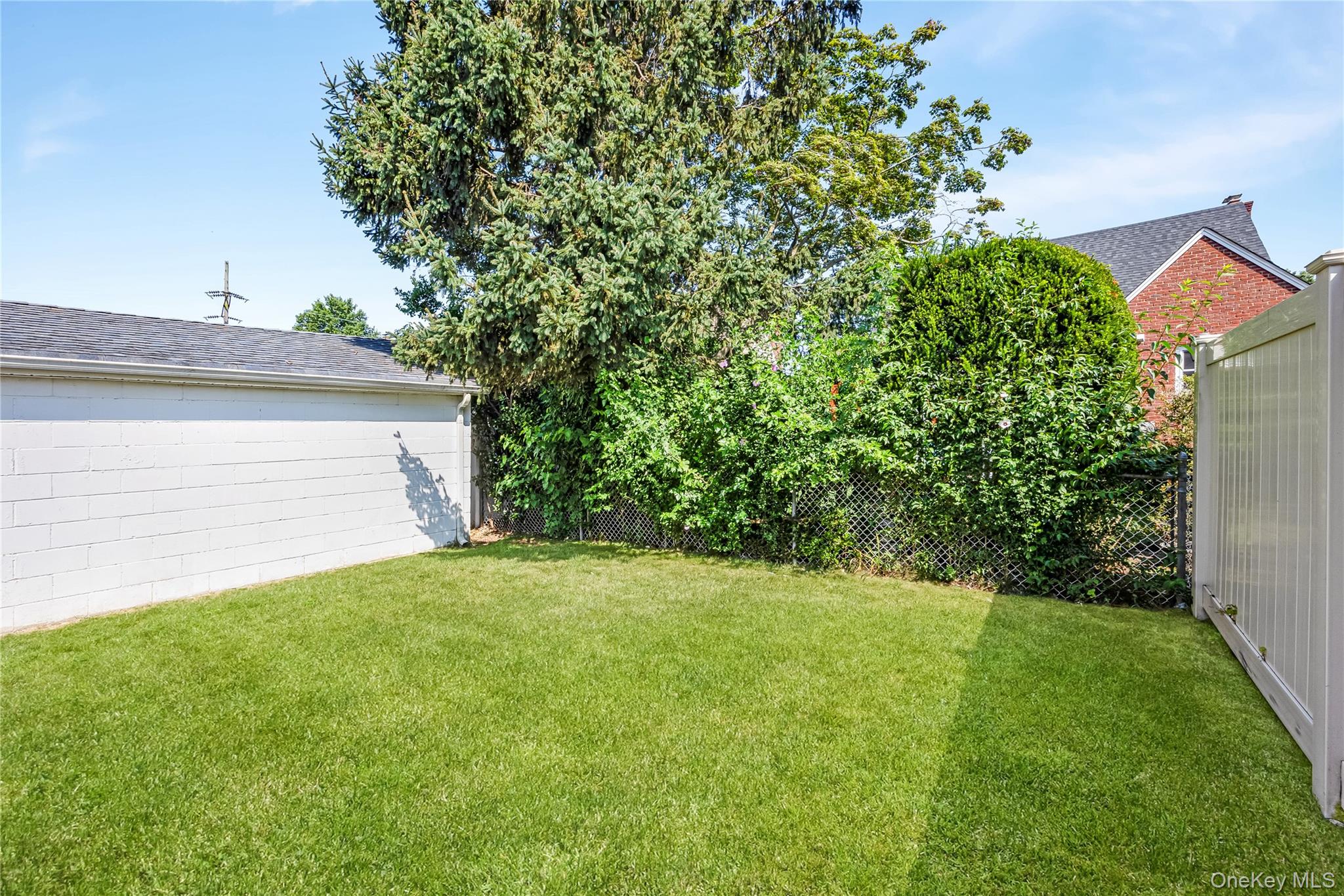 15 Stewart Avenue, Stewart Manor, NY 11530