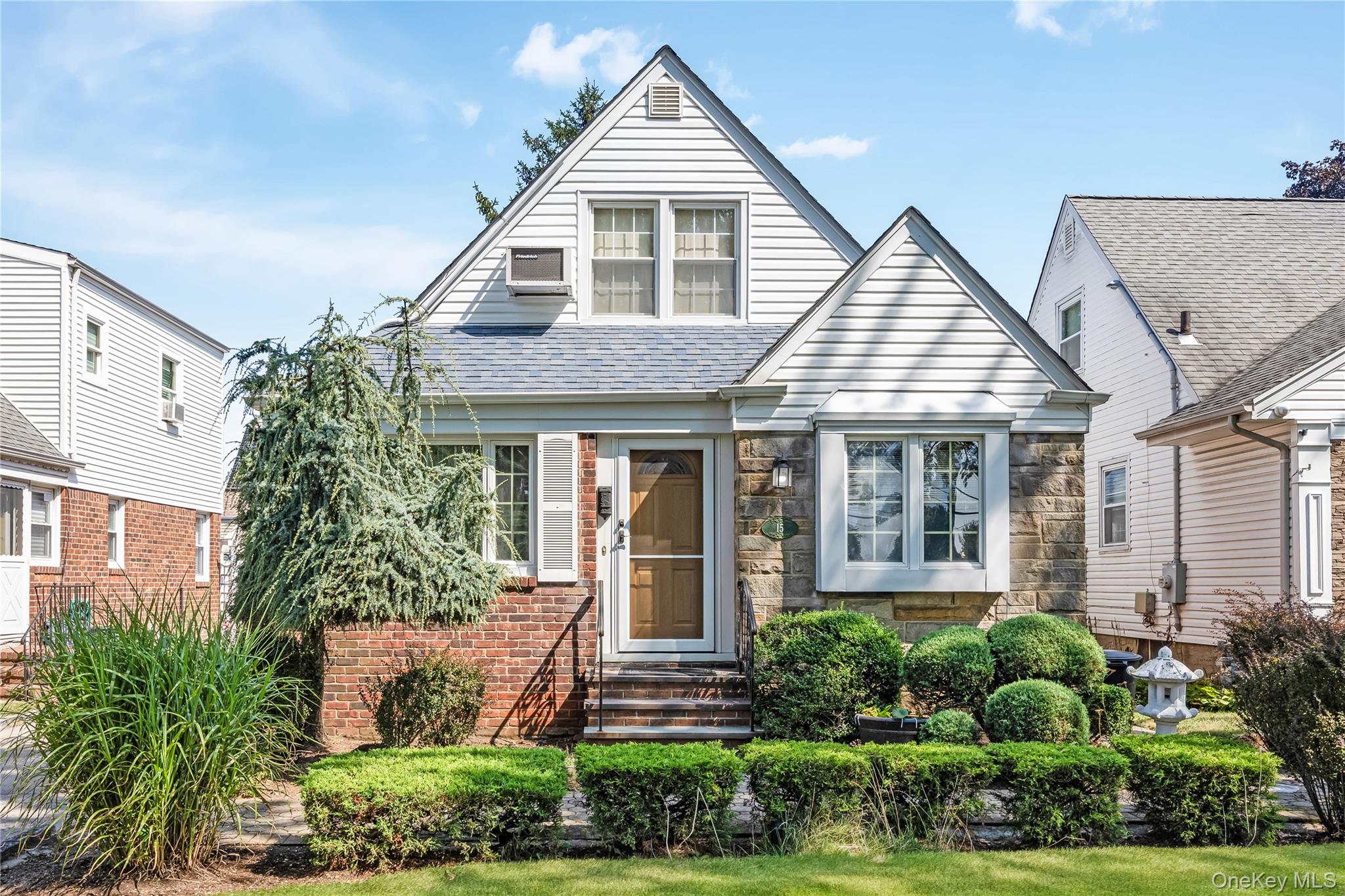 15 Stewart Avenue, Stewart Manor, NY 11530