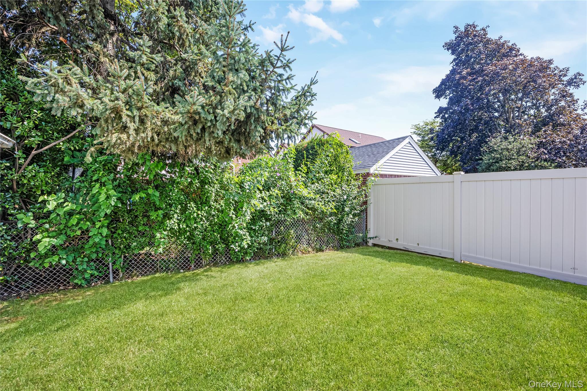 15 Stewart Avenue, Stewart Manor, NY 11530