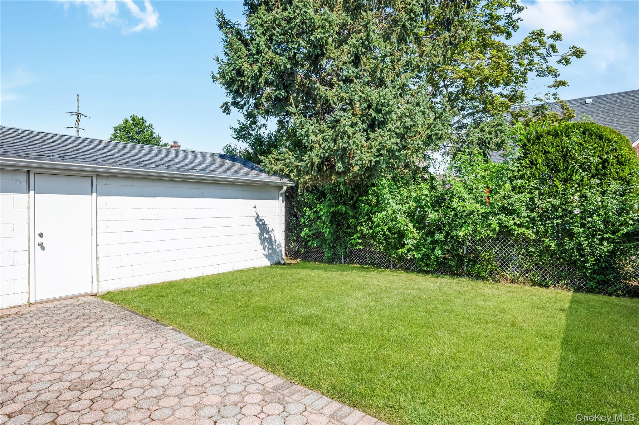 15 Stewart Avenue, Stewart Manor, NY 11530