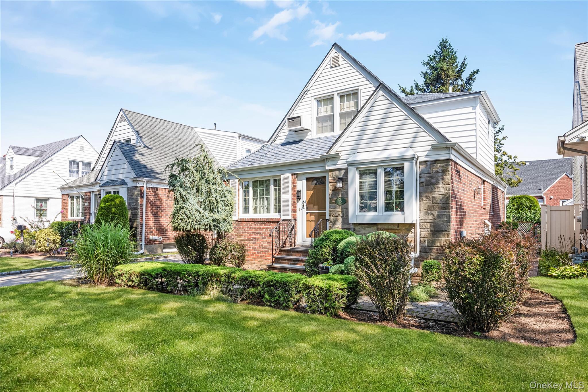 15 Stewart Avenue, Stewart Manor, NY 11530